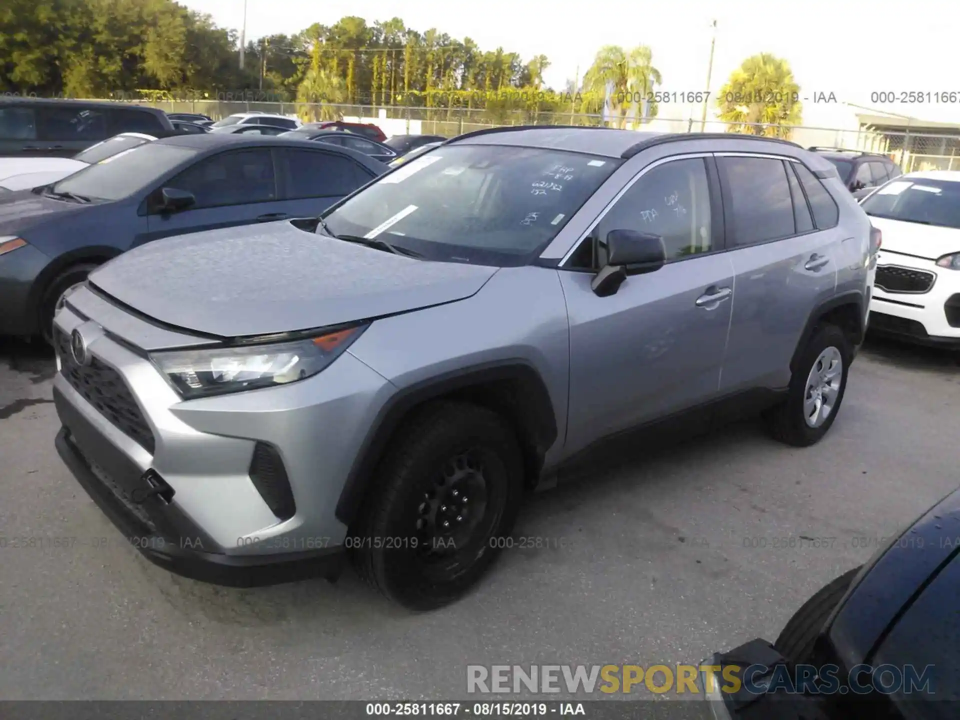 2 Фотография поврежденного автомобиля JTMH1RFV8KD012156 TOYOTA RAV4 2019