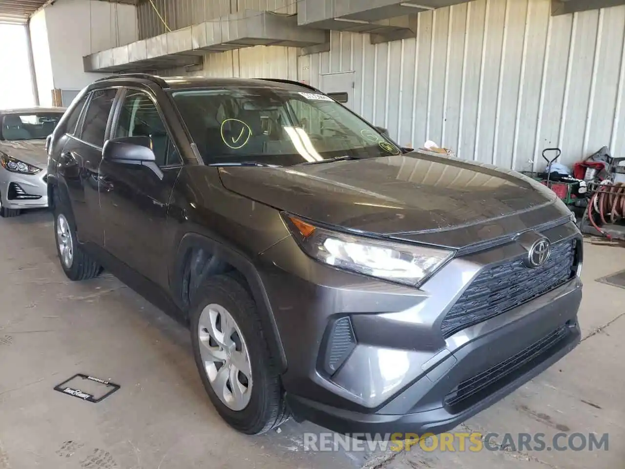 1 Photograph of a damaged car JTMH1RFV8KD021844 TOYOTA RAV4 2019