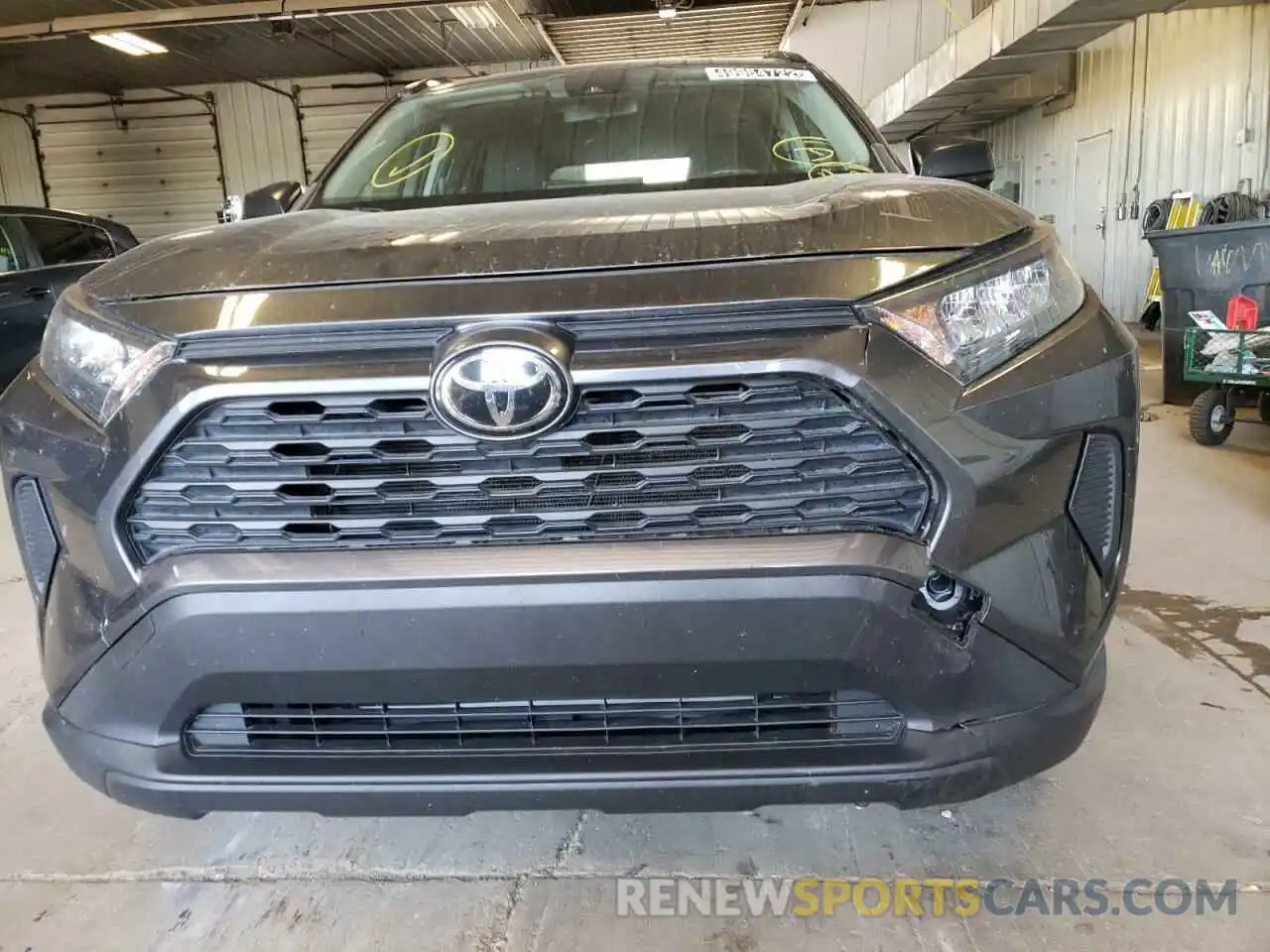 9 Photograph of a damaged car JTMH1RFV8KD021844 TOYOTA RAV4 2019