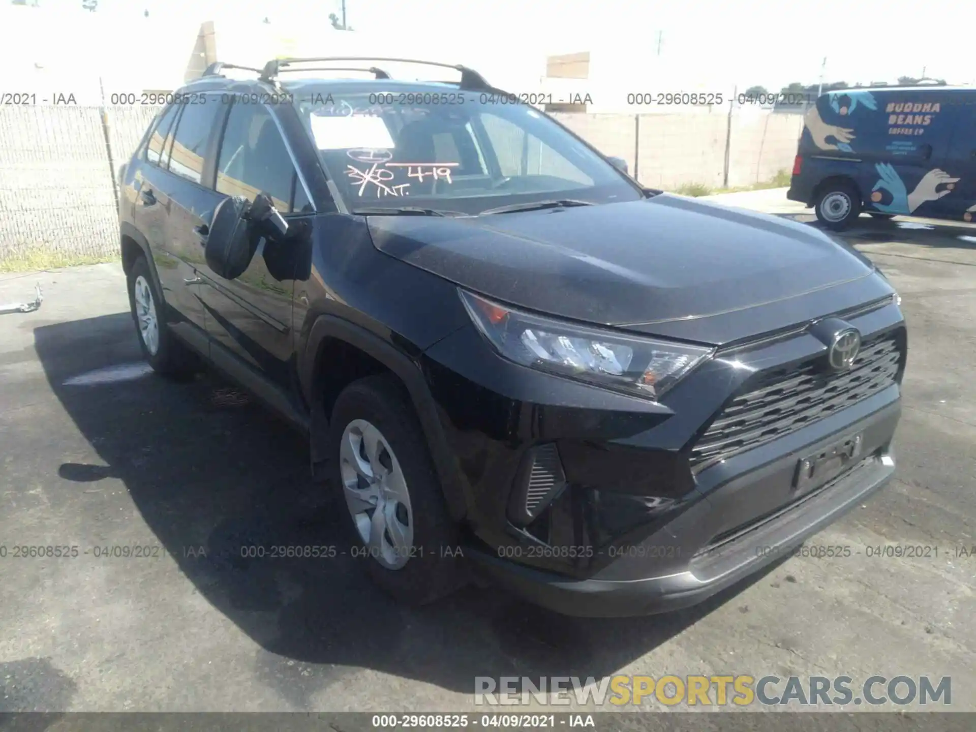 1 Photograph of a damaged car JTMH1RFV8KD029359 TOYOTA RAV4 2019