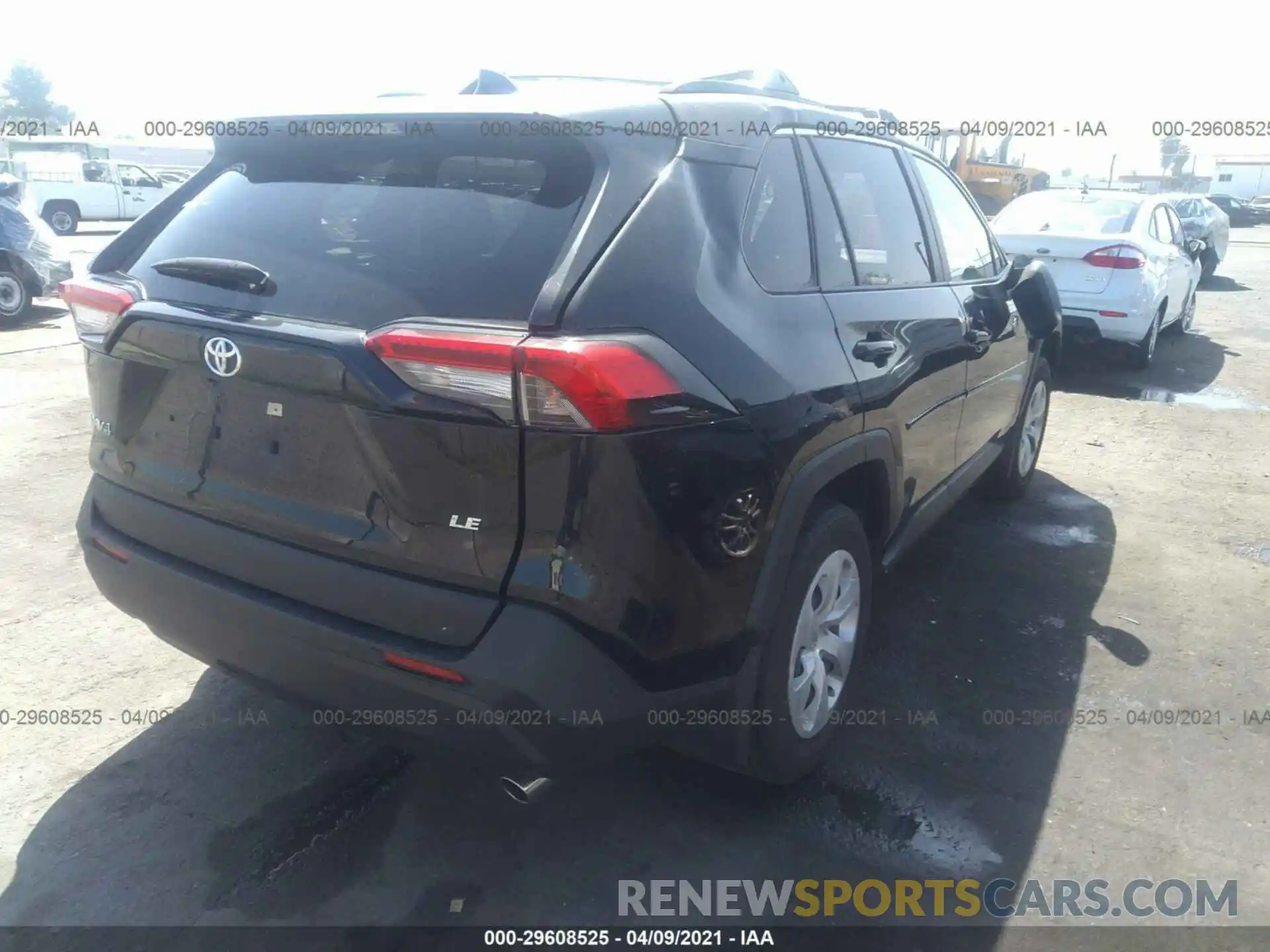 4 Photograph of a damaged car JTMH1RFV8KD029359 TOYOTA RAV4 2019