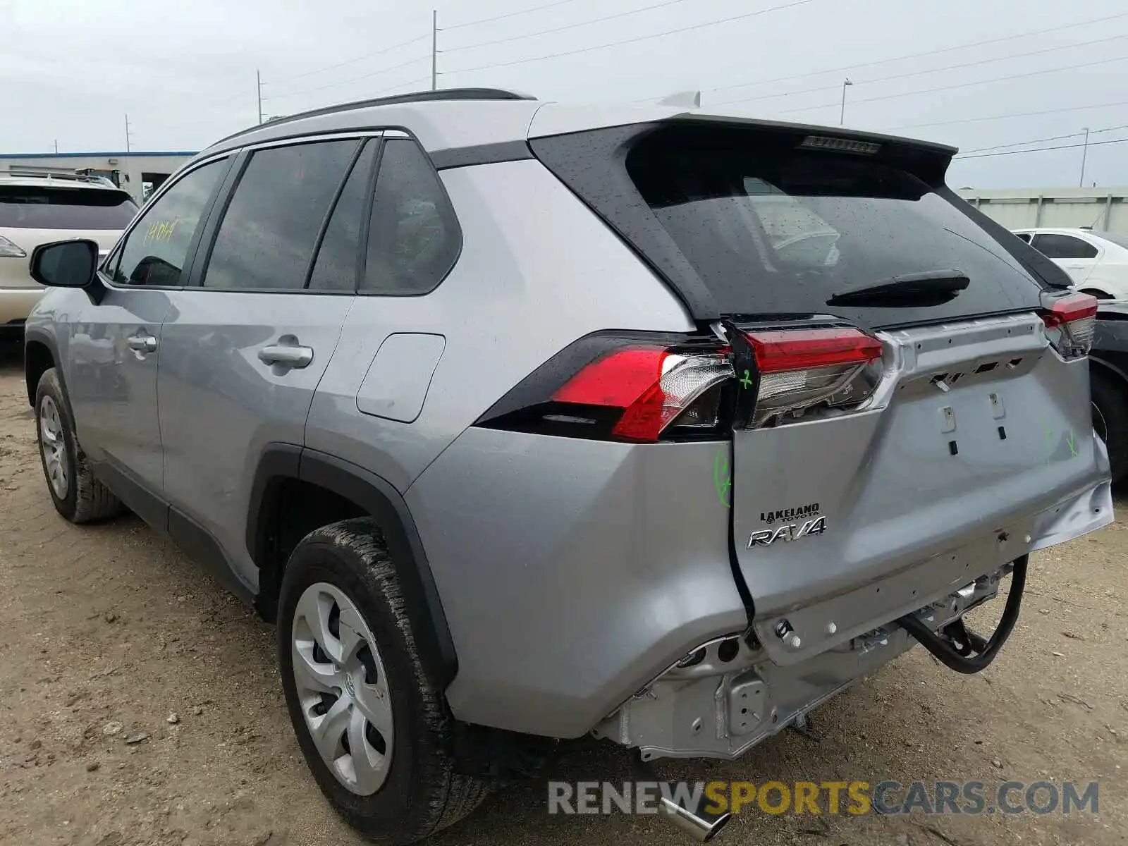 3 Photograph of a damaged car JTMH1RFV8KD501396 TOYOTA RAV4 2019