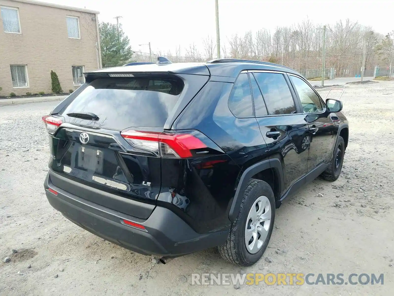 4 Photograph of a damaged car JTMH1RFV8KD502371 TOYOTA RAV4 2019