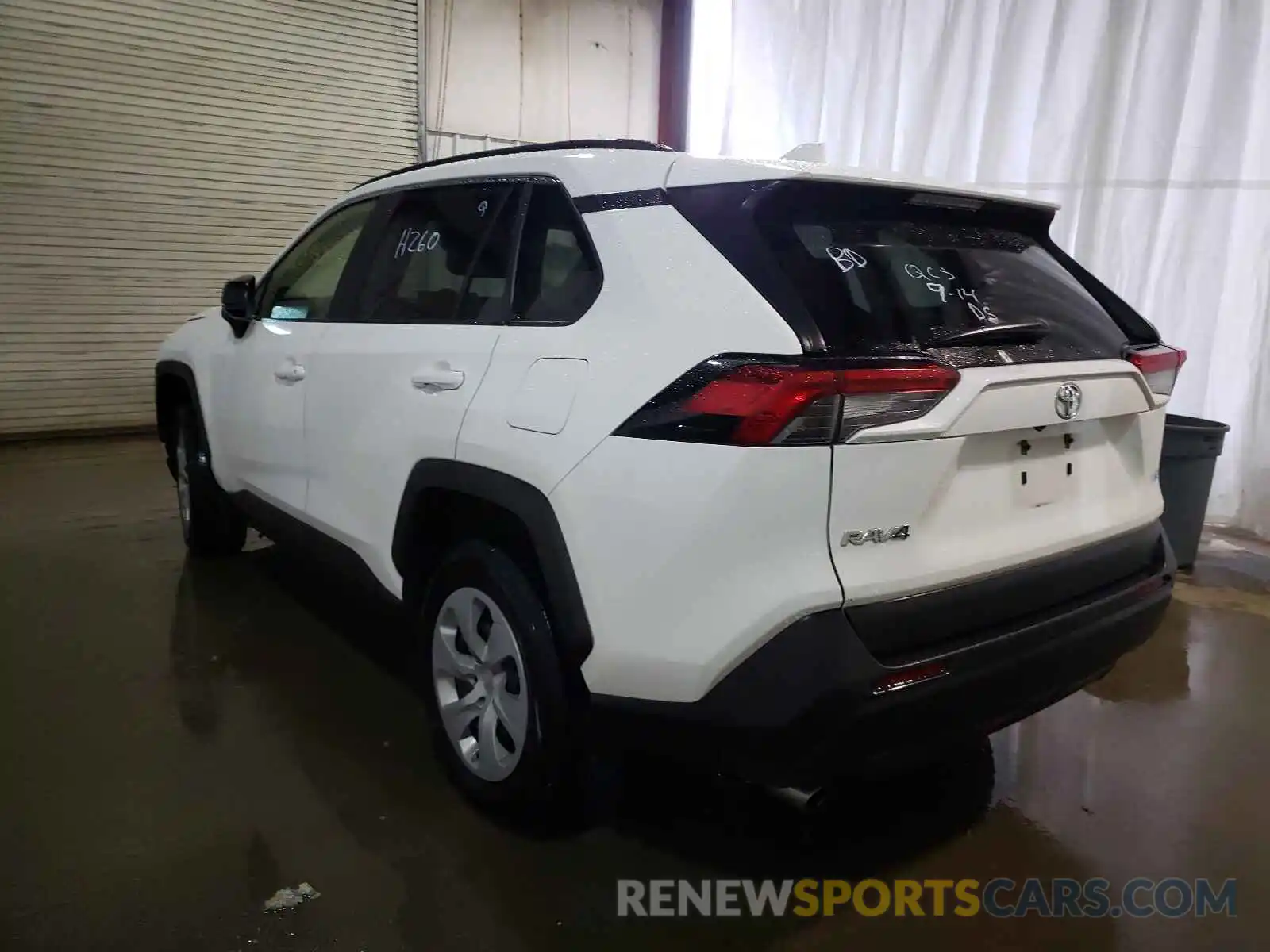 3 Photograph of a damaged car JTMH1RFV8KD502547 TOYOTA RAV4 2019