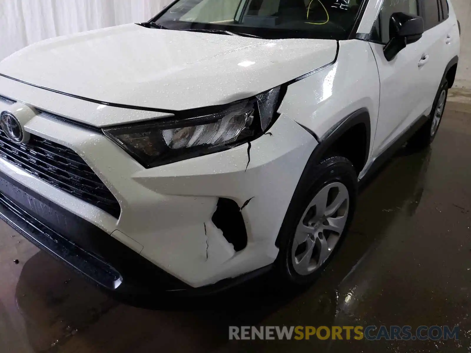 9 Photograph of a damaged car JTMH1RFV8KD502547 TOYOTA RAV4 2019