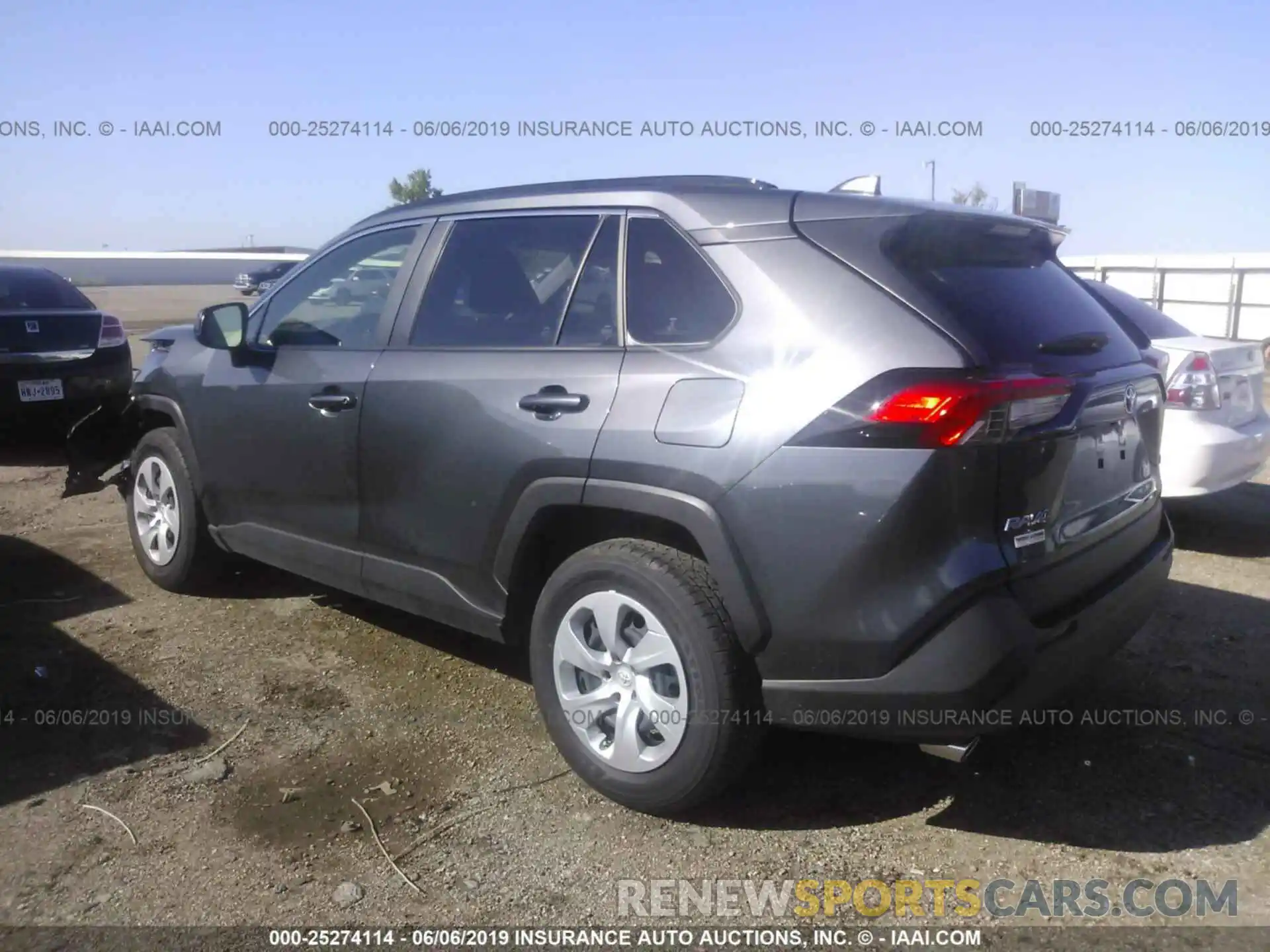 3 Photograph of a damaged car JTMH1RFV8KD504315 TOYOTA RAV4 2019