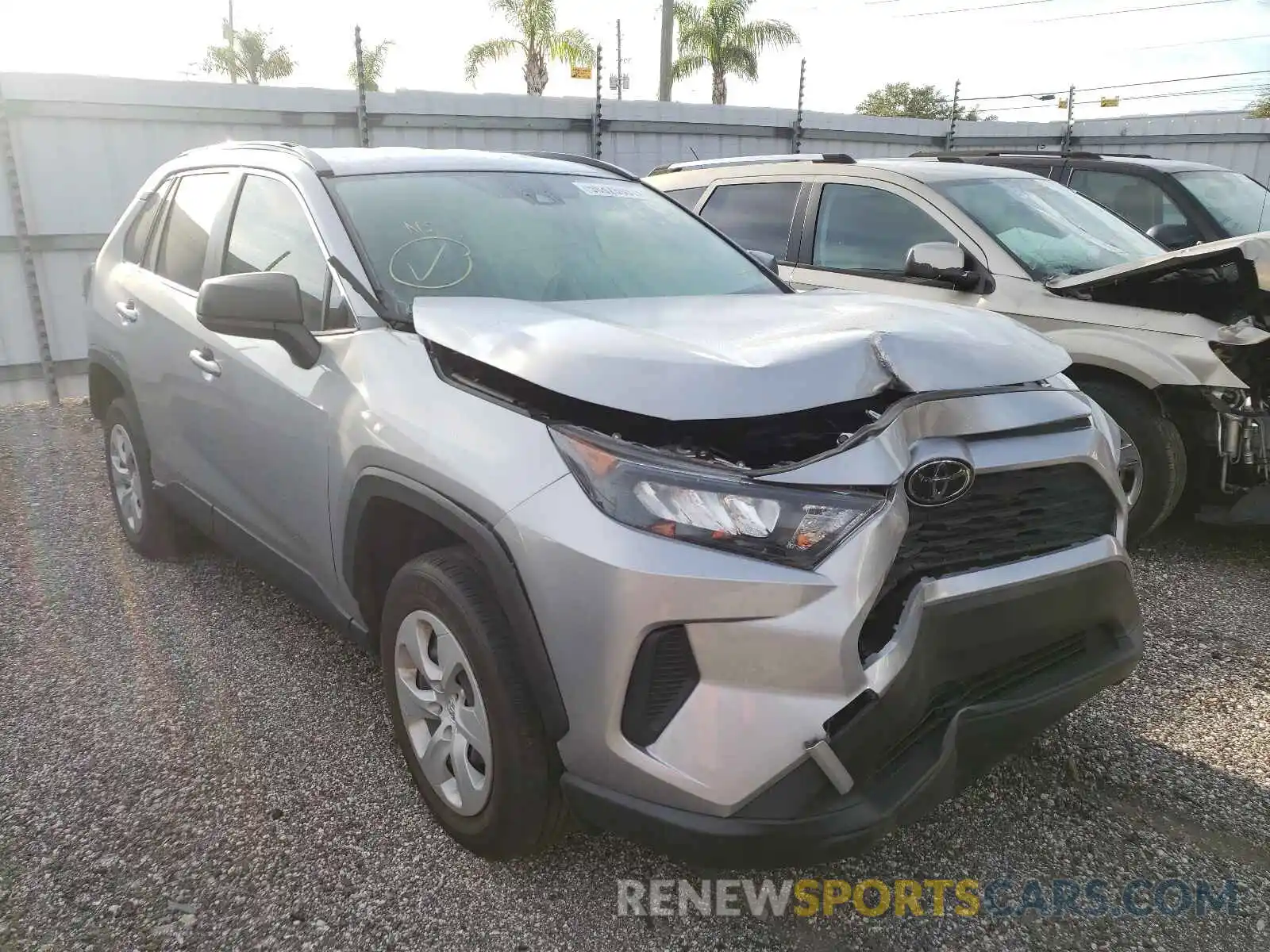 1 Photograph of a damaged car JTMH1RFV8KD509739 TOYOTA RAV4 2019