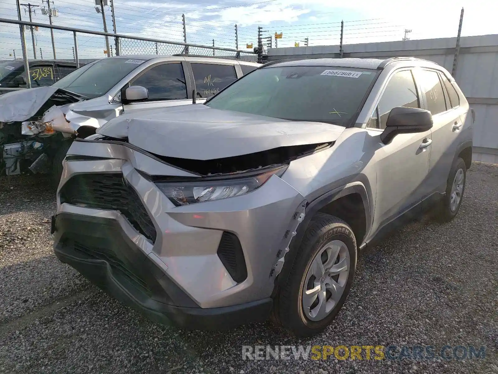 2 Photograph of a damaged car JTMH1RFV8KD509739 TOYOTA RAV4 2019