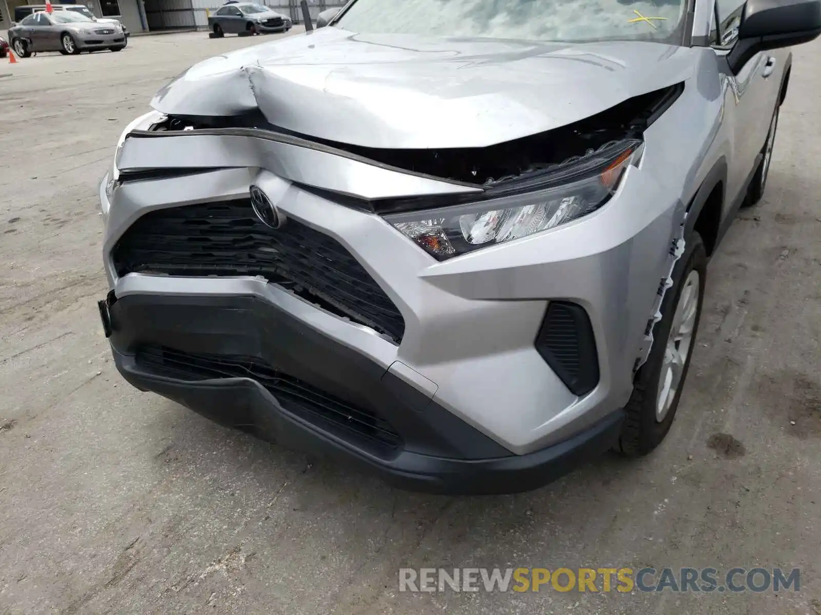 9 Photograph of a damaged car JTMH1RFV8KD509739 TOYOTA RAV4 2019