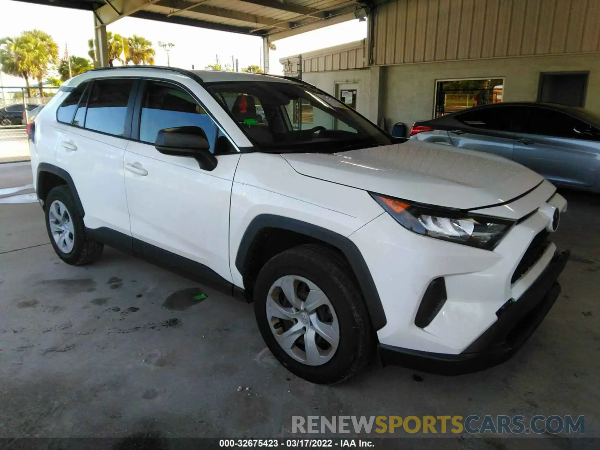 1 Фотография поврежденного автомобиля JTMH1RFV8KJ001028 TOYOTA RAV4 2019