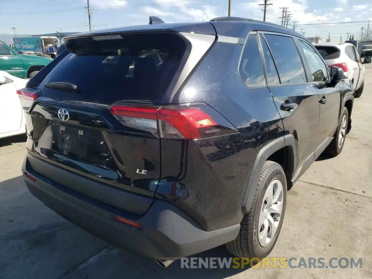 4 Photograph of a damaged car JTMH1RFV8KJ001661 TOYOTA RAV4 2019