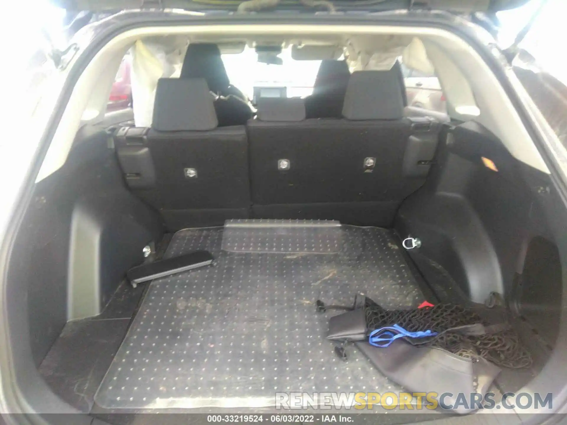 8 Фотография поврежденного автомобиля JTMH1RFV8KJ003166 TOYOTA RAV4 2019