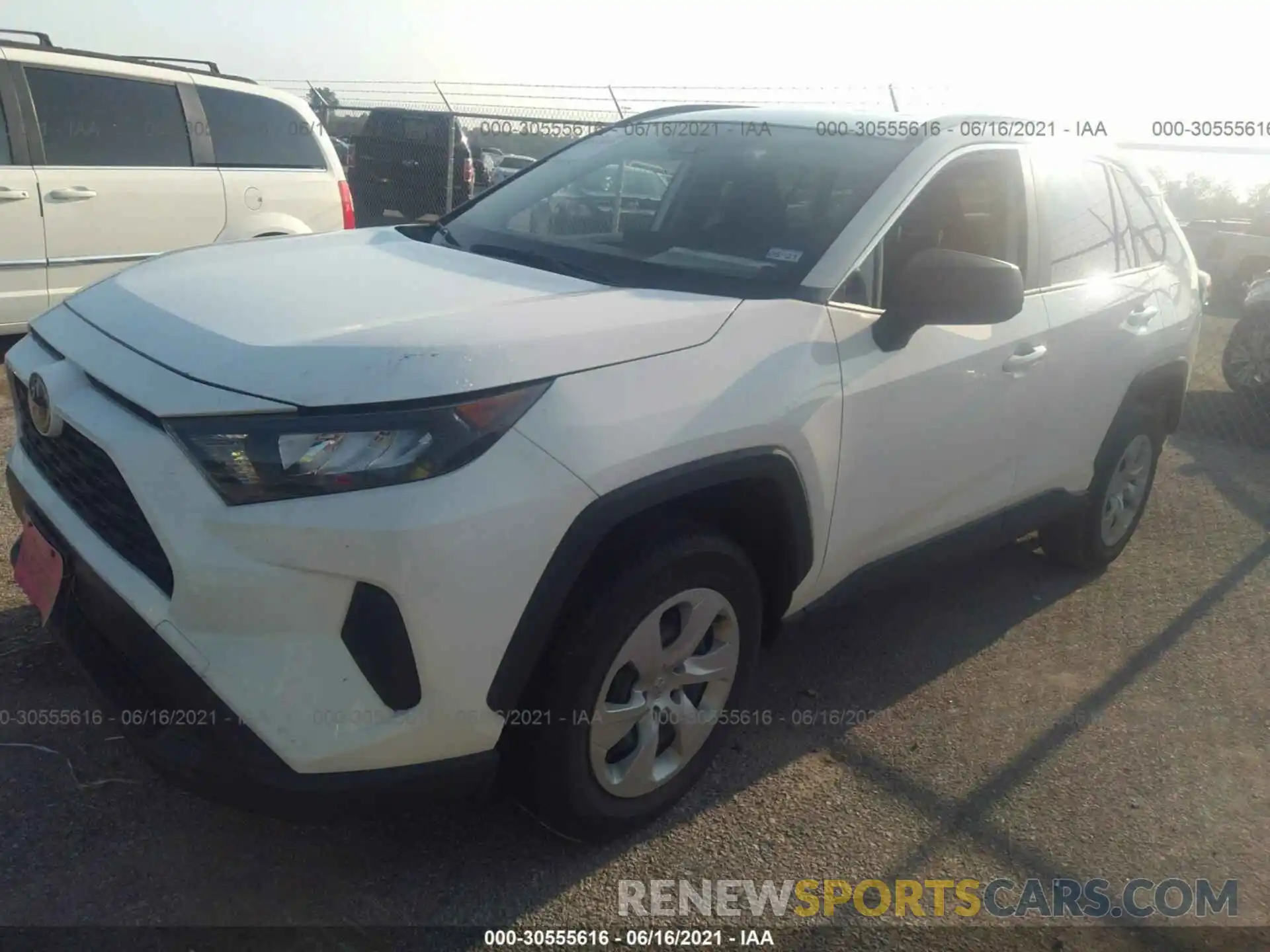 2 Фотография поврежденного автомобиля JTMH1RFV8KJ003989 TOYOTA RAV4 2019