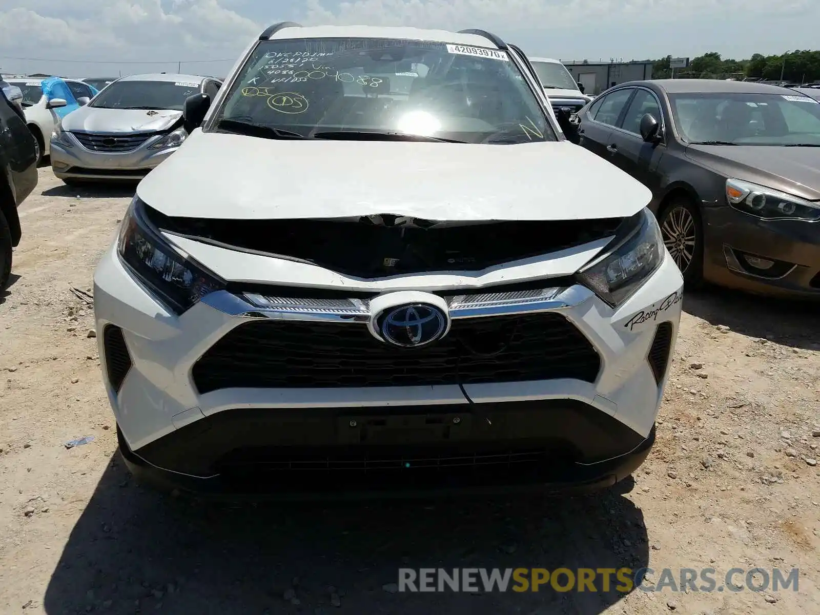 7 Photograph of a damaged car JTMH1RFV8KJ004088 TOYOTA RAV4 2019