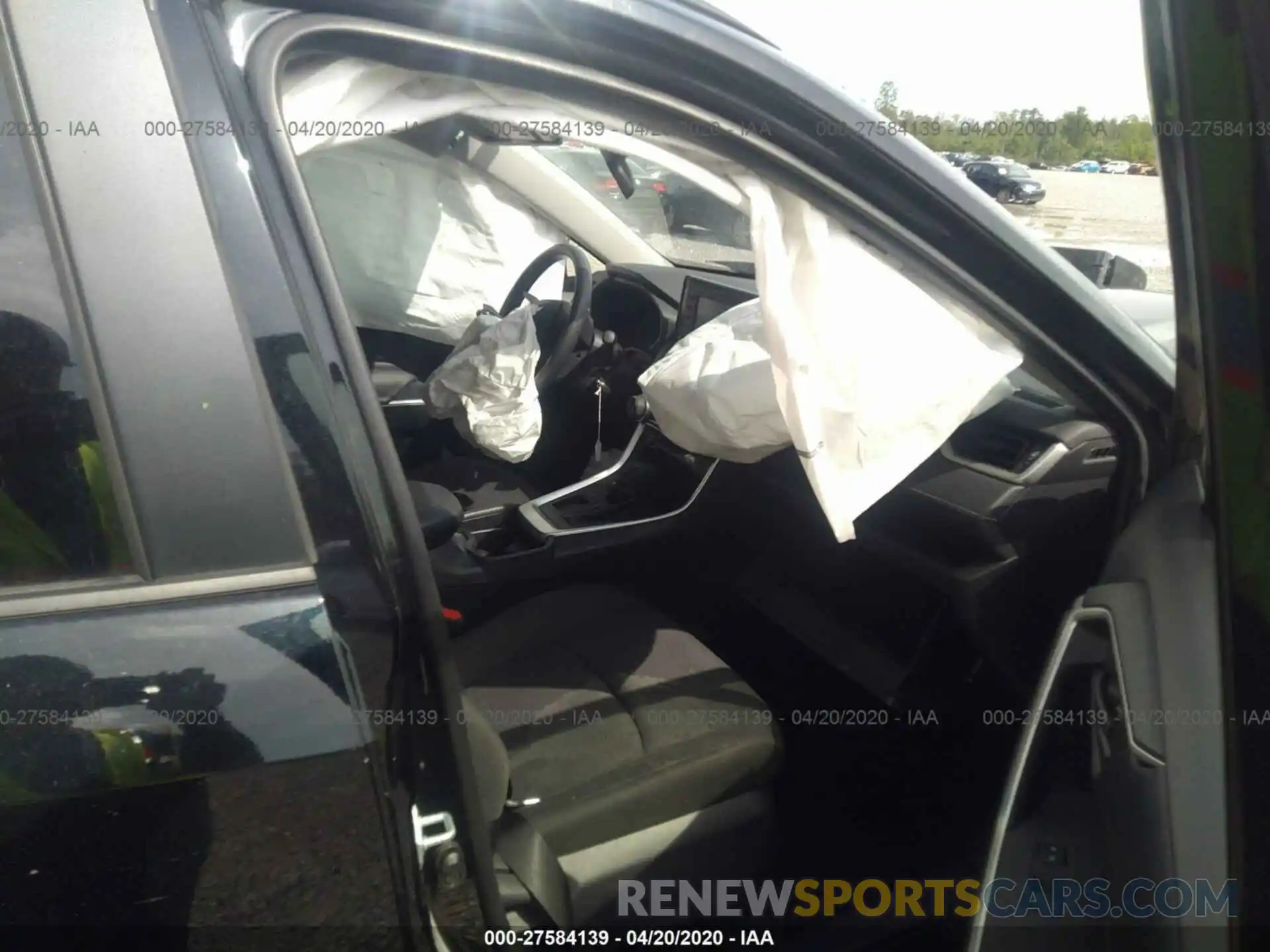 5 Photograph of a damaged car JTMH1RFV8KJ004298 TOYOTA RAV4 2019