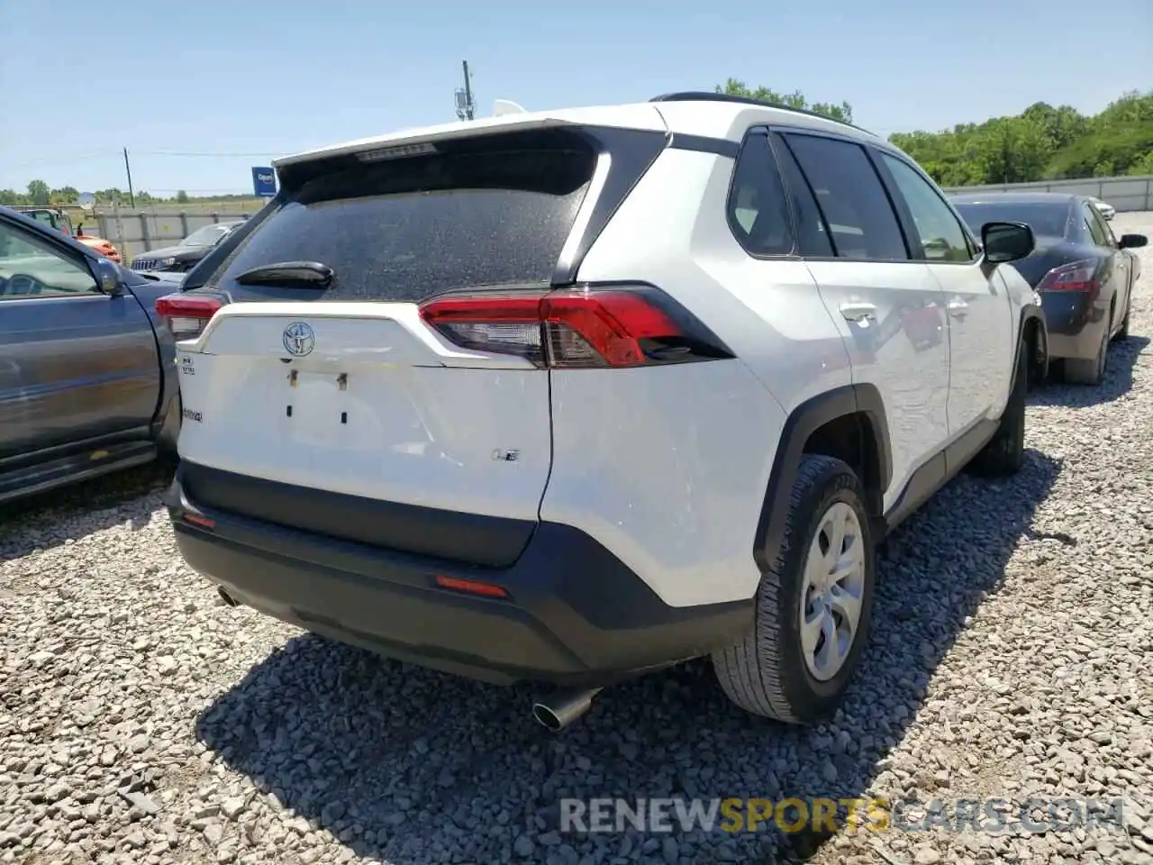 4 Photograph of a damaged car JTMH1RFV8KJ006875 TOYOTA RAV4 2019