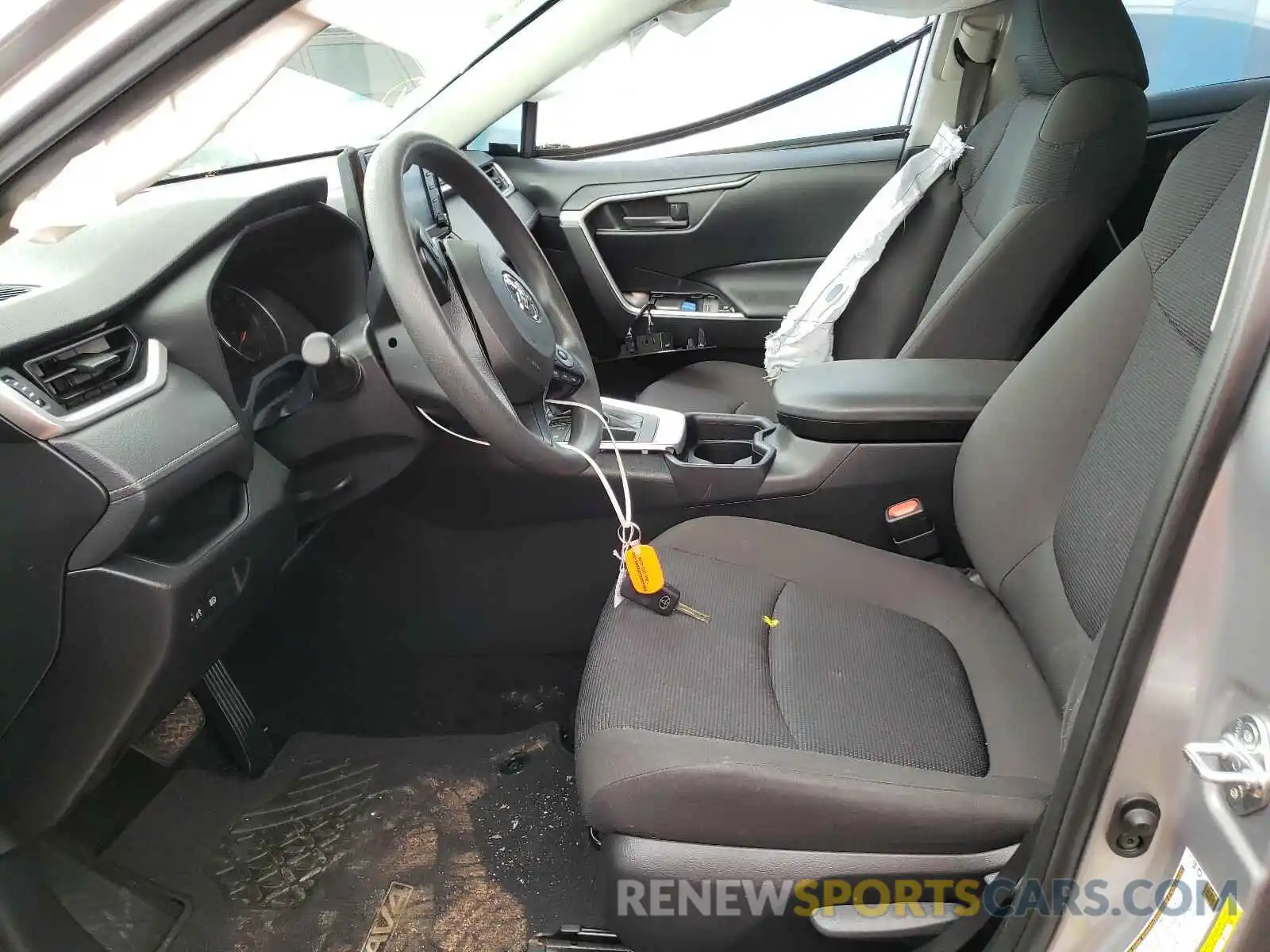 5 Photograph of a damaged car JTMH1RFV8KJ006911 TOYOTA RAV4 2019