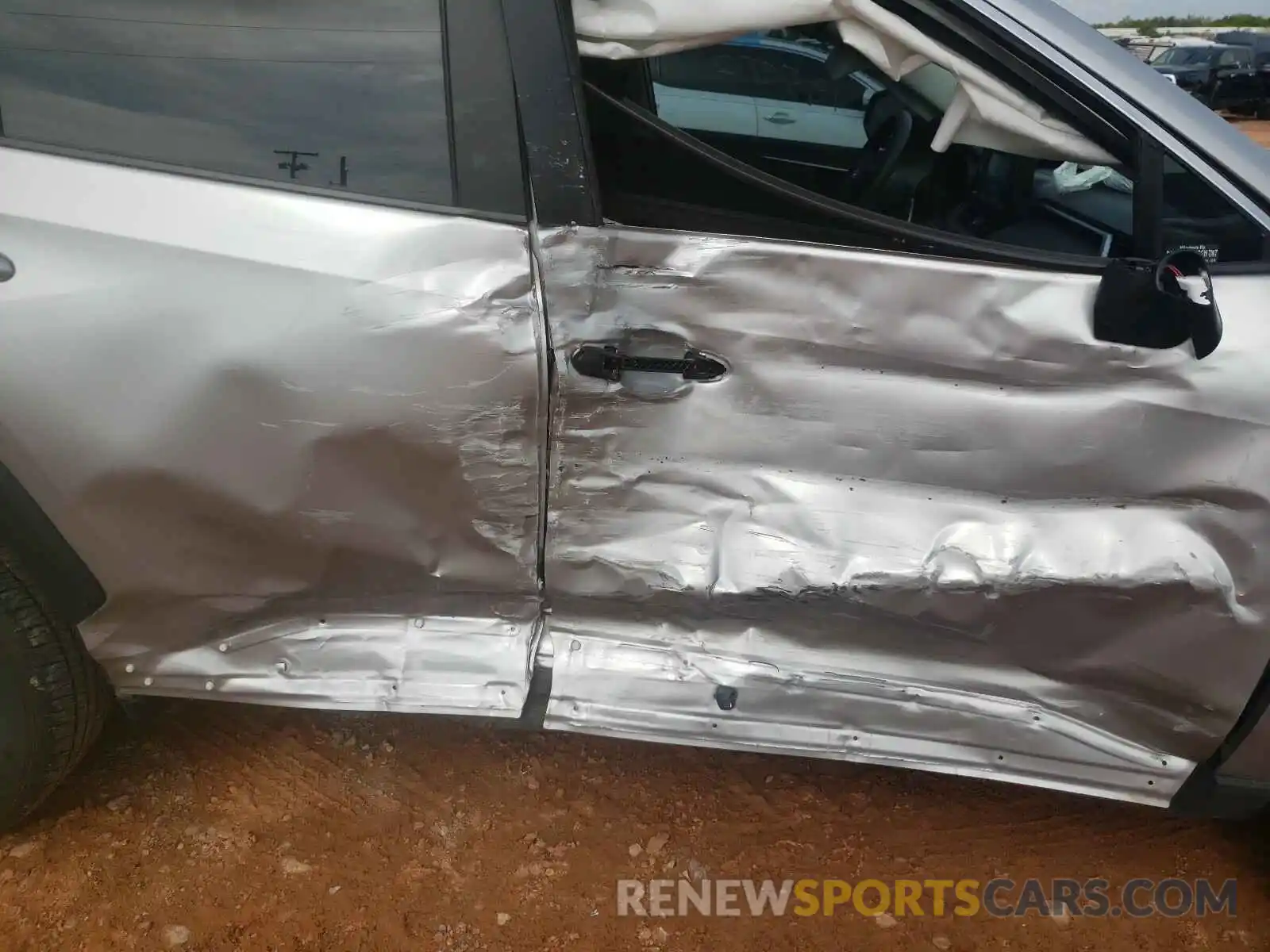 9 Photograph of a damaged car JTMH1RFV8KJ006911 TOYOTA RAV4 2019