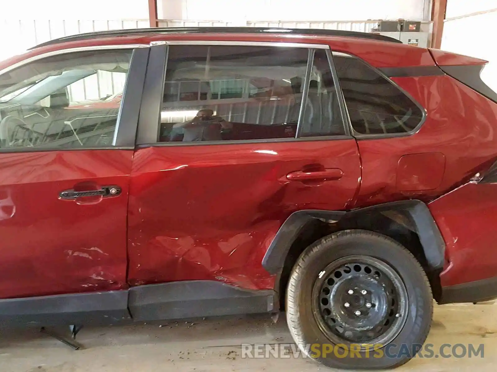 9 Photograph of a damaged car JTMH1RFV8KJ008576 TOYOTA RAV4 2019