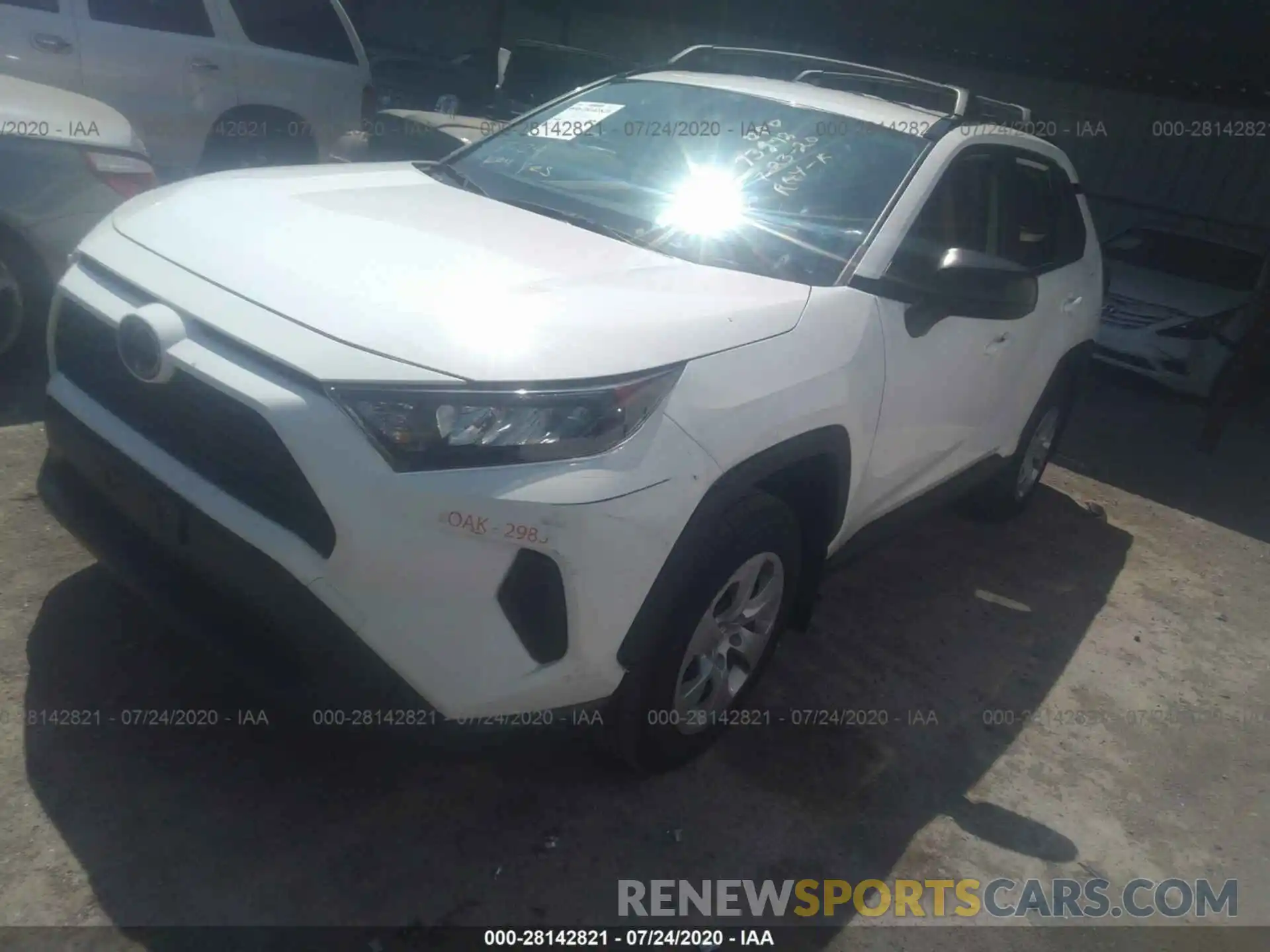 2 Photograph of a damaged car JTMH1RFV8KJ012983 TOYOTA RAV4 2019