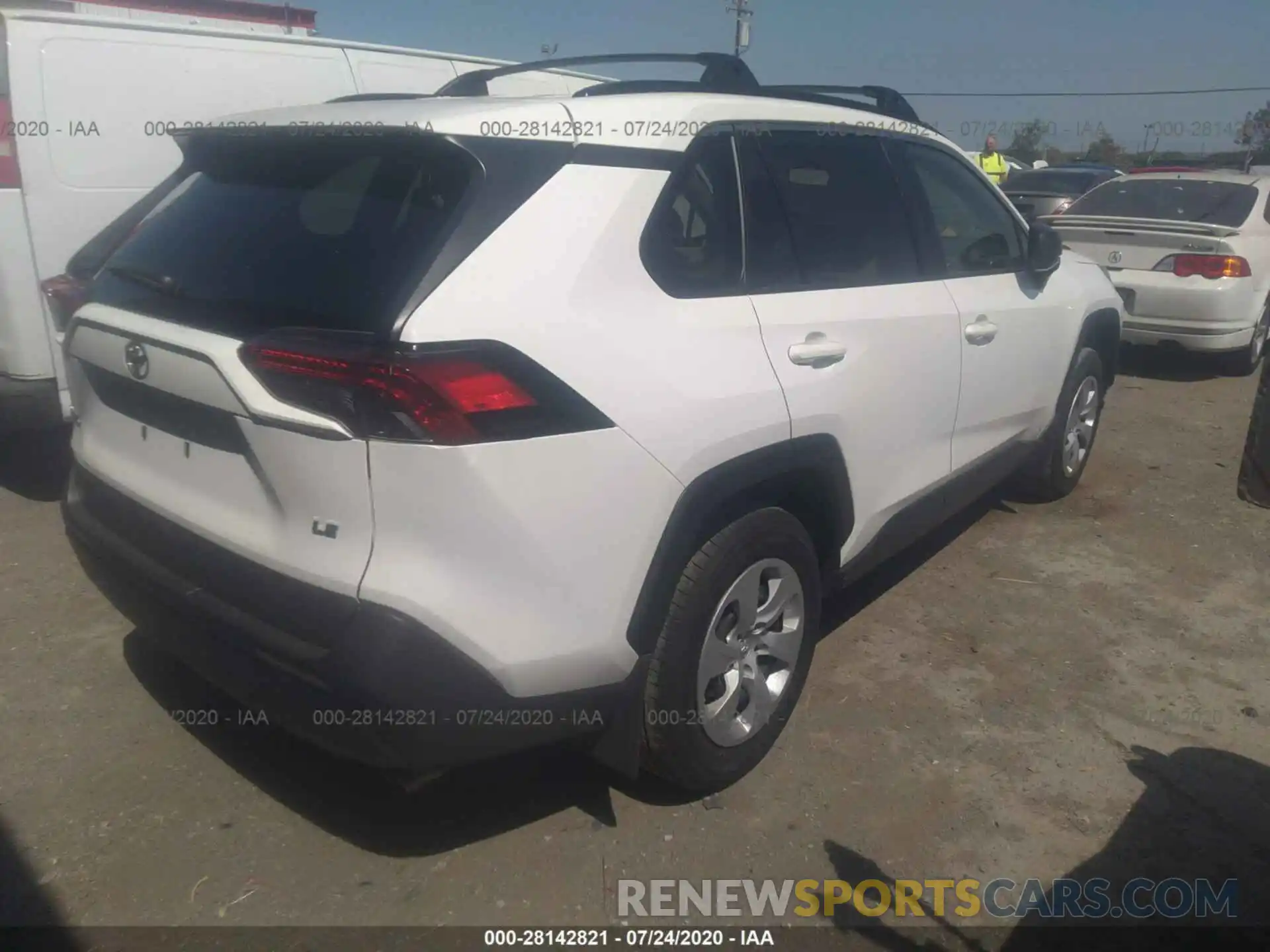 4 Photograph of a damaged car JTMH1RFV8KJ012983 TOYOTA RAV4 2019