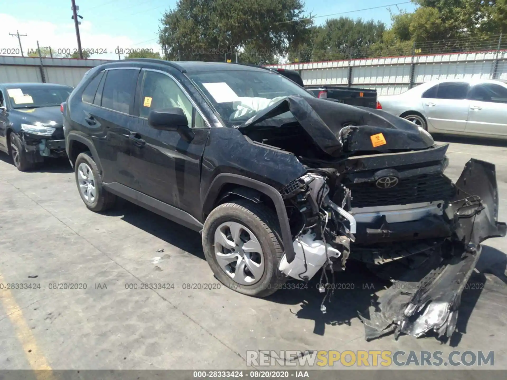 1 Photograph of a damaged car JTMH1RFV8KJ015009 TOYOTA RAV4 2019