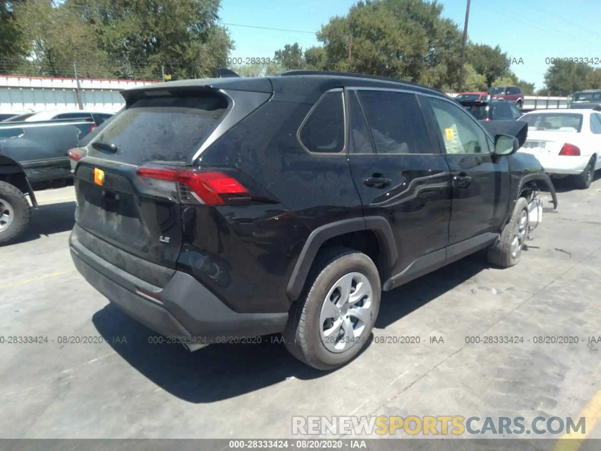 4 Photograph of a damaged car JTMH1RFV8KJ015009 TOYOTA RAV4 2019