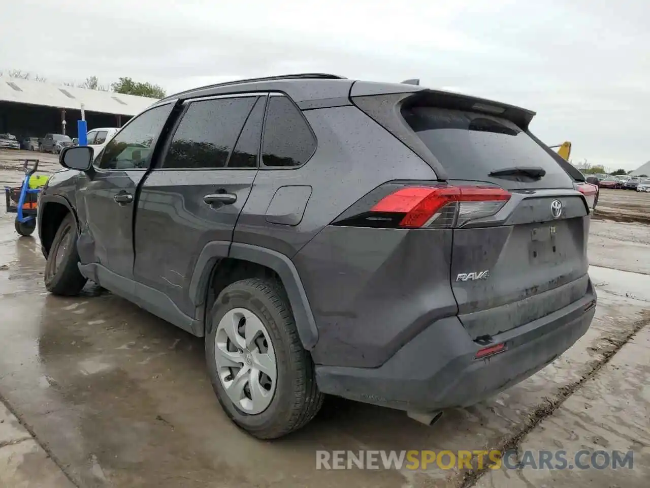 2 Photograph of a damaged car JTMH1RFV8KJ016497 TOYOTA RAV4 2019