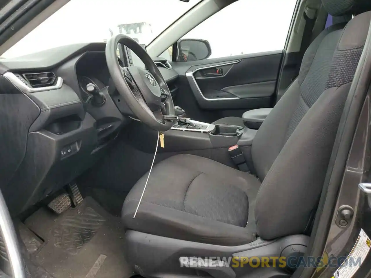 7 Photograph of a damaged car JTMH1RFV8KJ016497 TOYOTA RAV4 2019