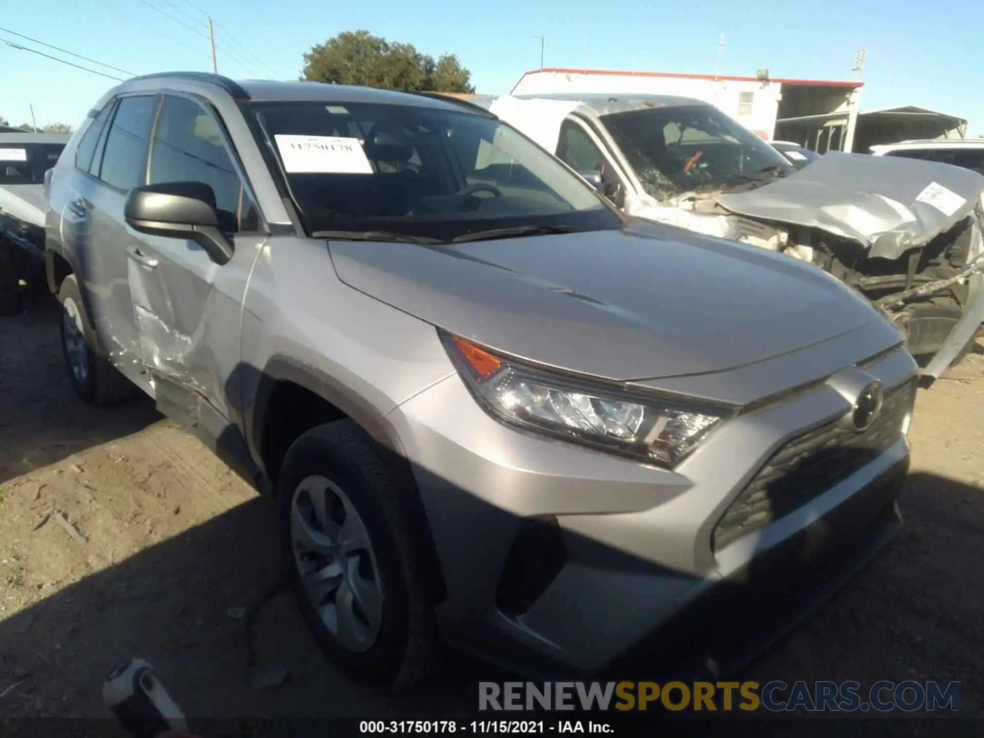 1 Photograph of a damaged car JTMH1RFV9KD007113 TOYOTA RAV4 2019