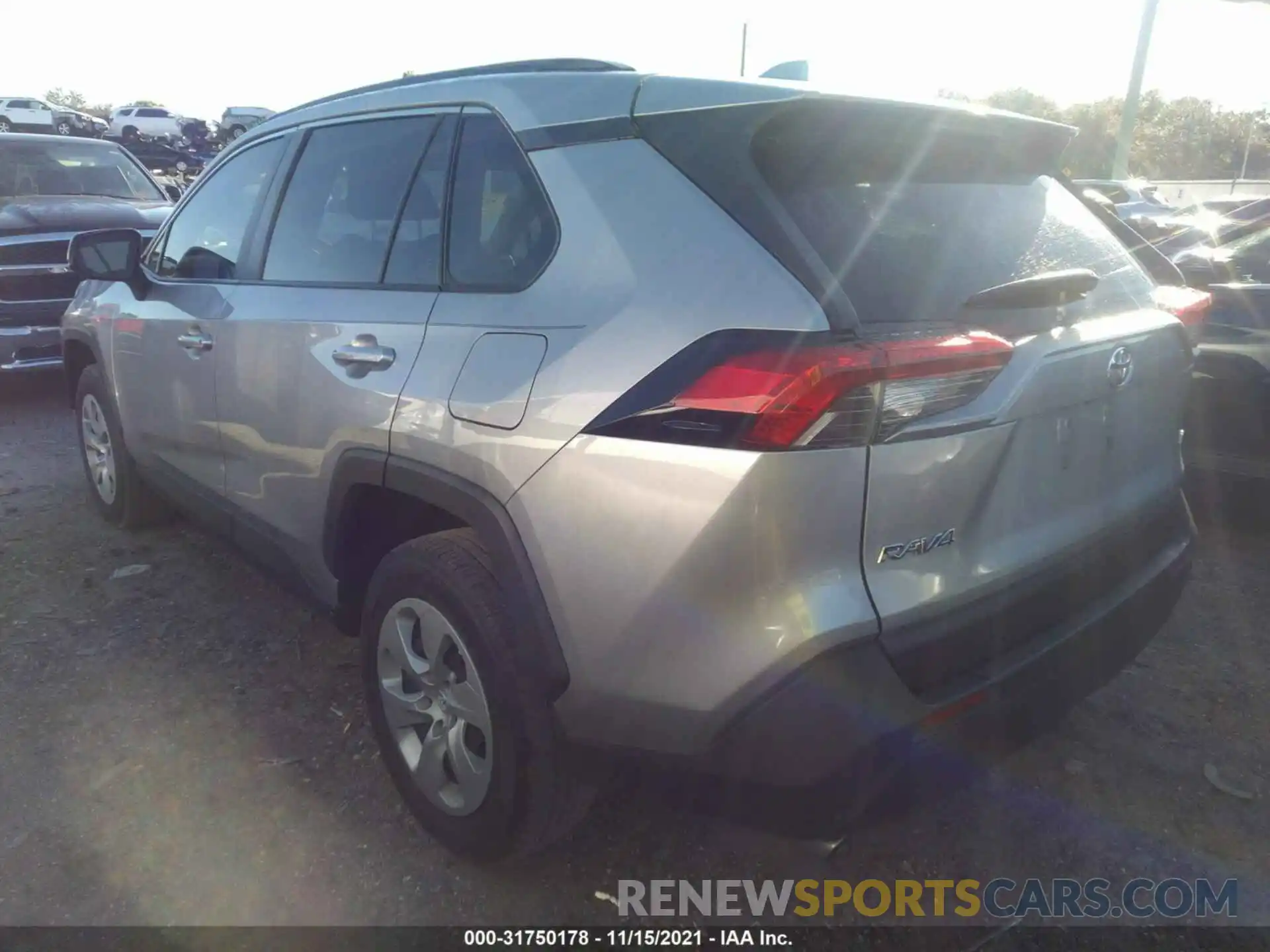 3 Фотография поврежденного автомобиля JTMH1RFV9KD007113 TOYOTA RAV4 2019