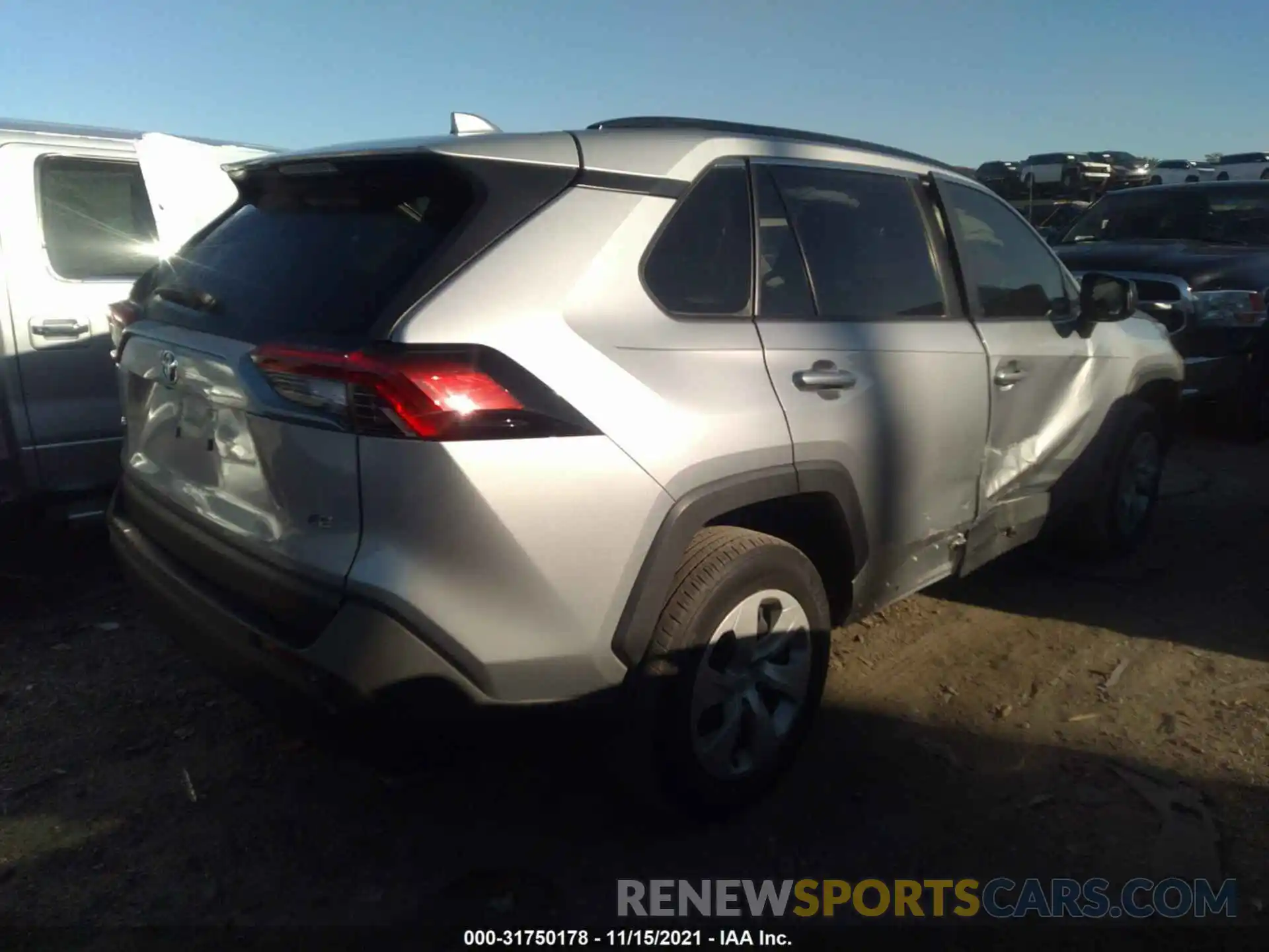 4 Фотография поврежденного автомобиля JTMH1RFV9KD007113 TOYOTA RAV4 2019