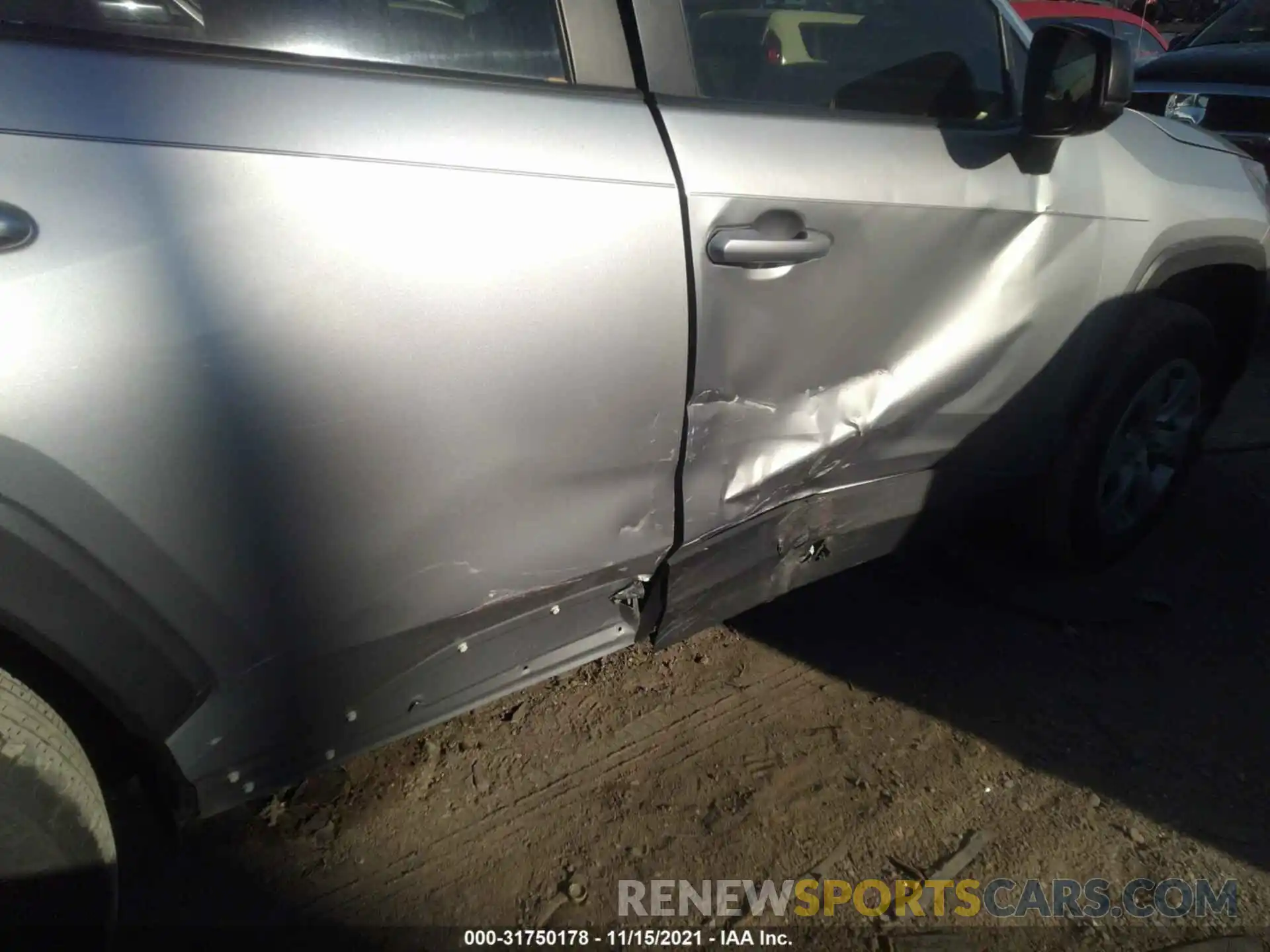 6 Photograph of a damaged car JTMH1RFV9KD007113 TOYOTA RAV4 2019