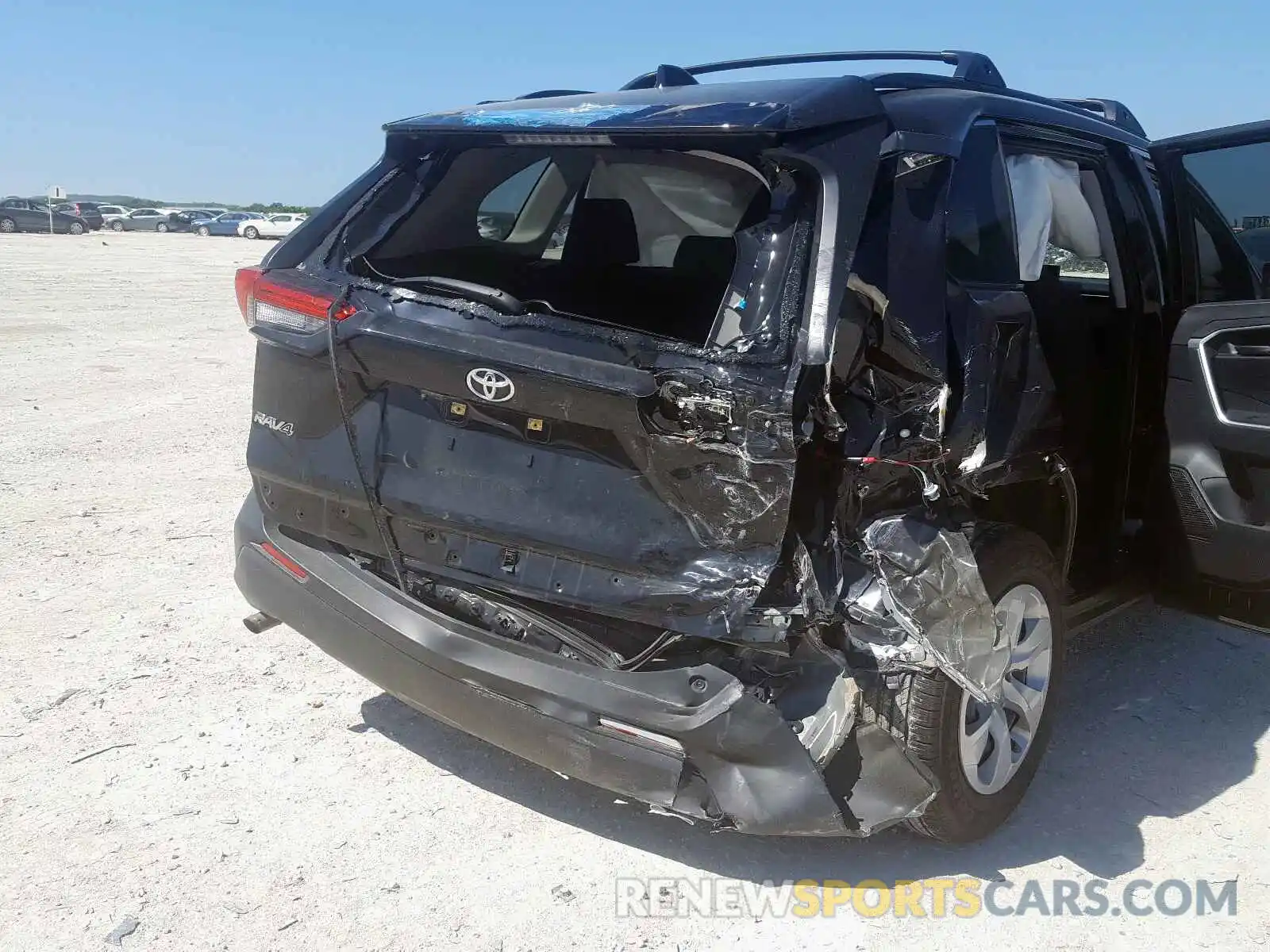 9 Photograph of a damaged car JTMH1RFV9KD010917 TOYOTA RAV4 2019