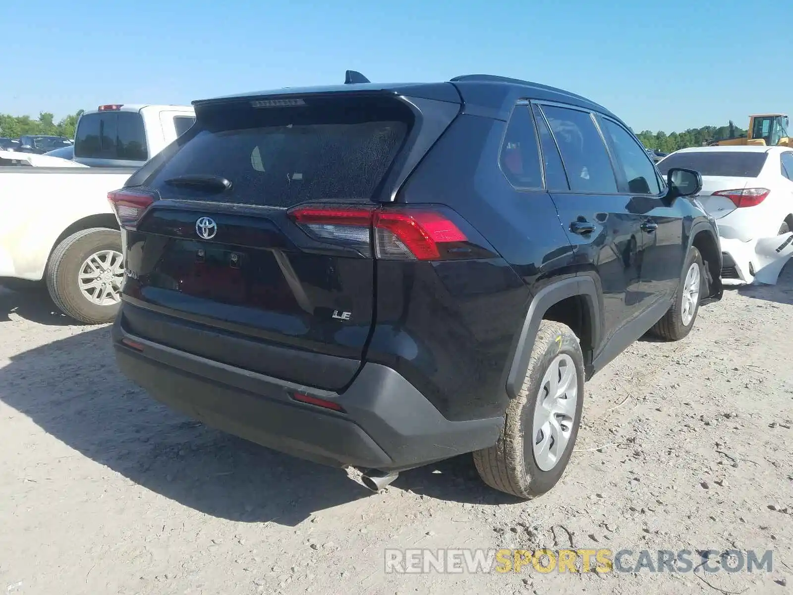 4 Photograph of a damaged car JTMH1RFV9KD035042 TOYOTA RAV4 2019