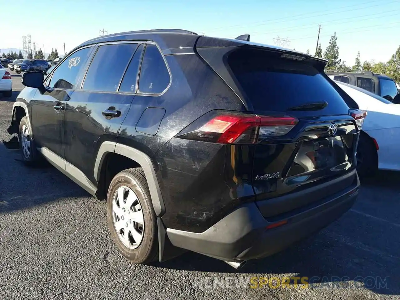 3 Photograph of a damaged car JTMH1RFV9KD039365 TOYOTA RAV4 2019