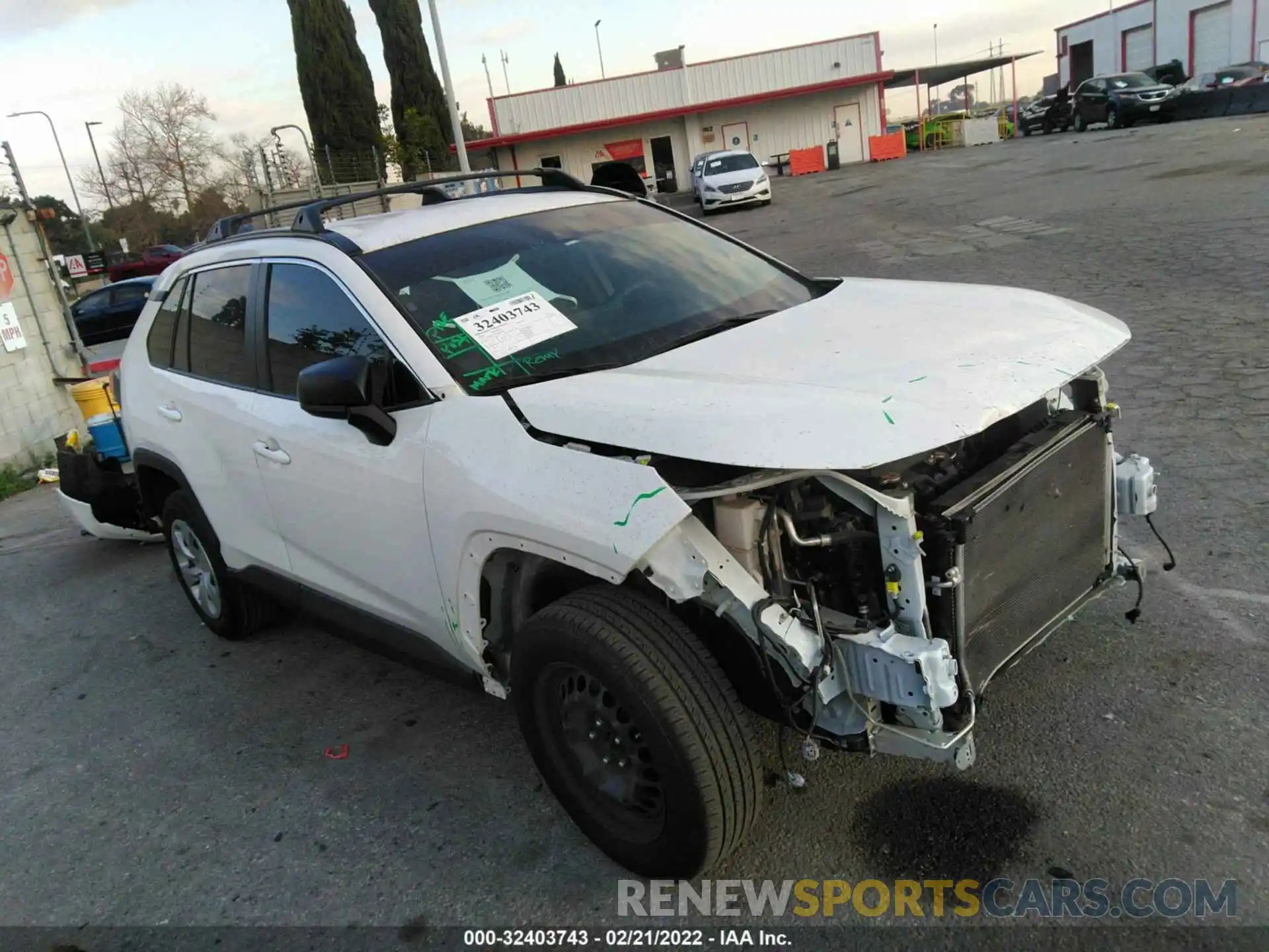 1 Photograph of a damaged car JTMH1RFV9KD040645 TOYOTA RAV4 2019