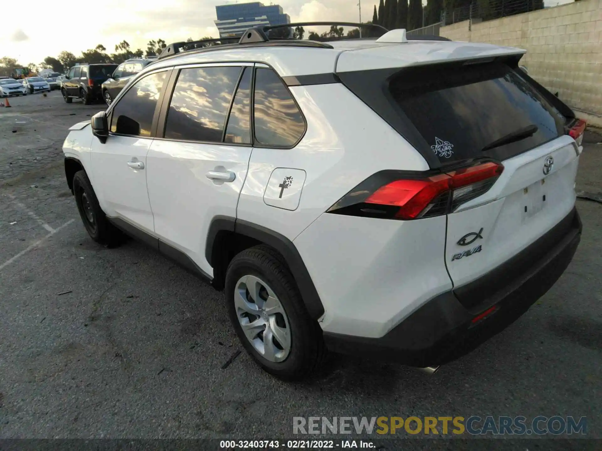 3 Photograph of a damaged car JTMH1RFV9KD040645 TOYOTA RAV4 2019