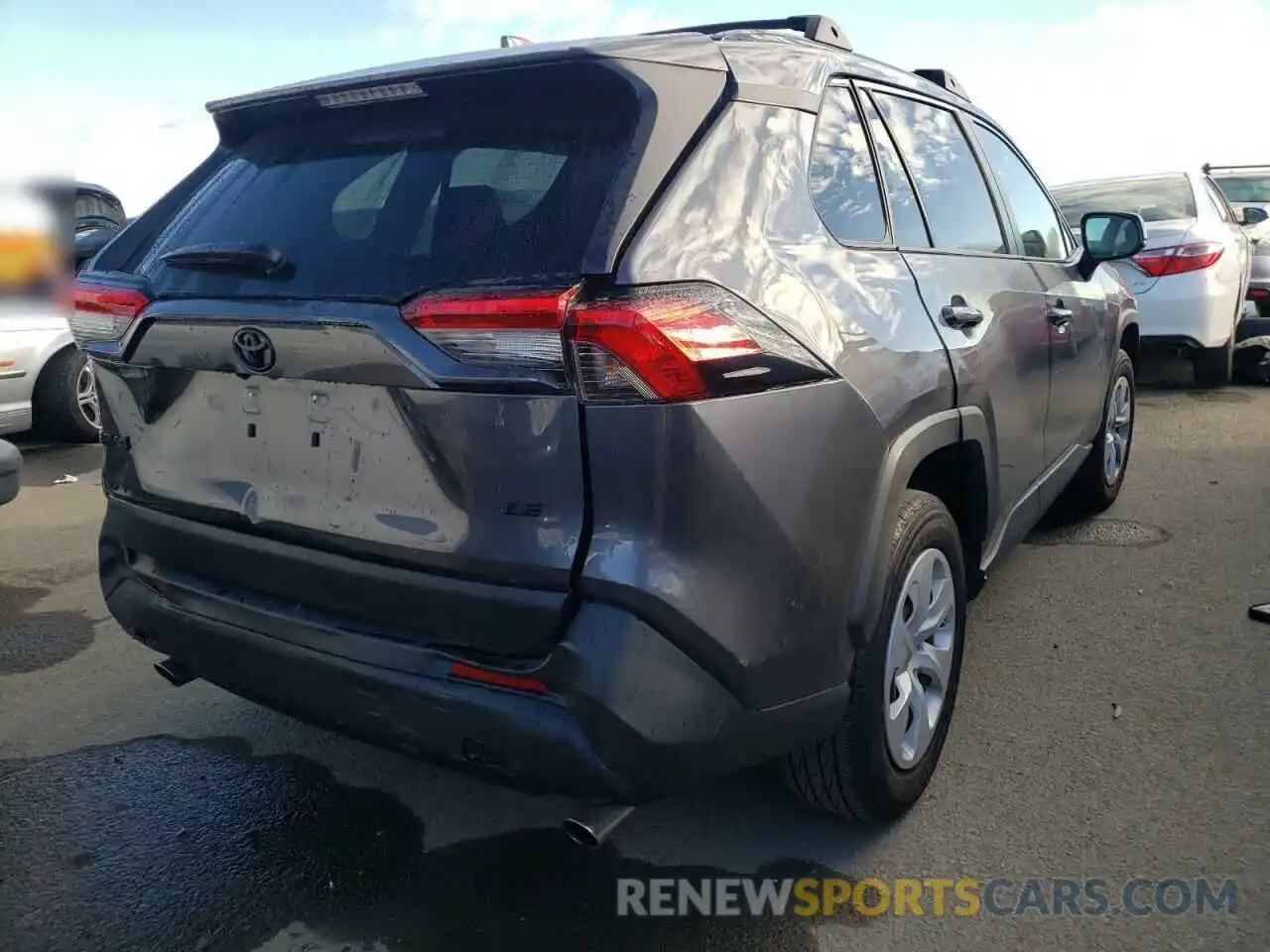 4 Photograph of a damaged car JTMH1RFV9KD501746 TOYOTA RAV4 2019