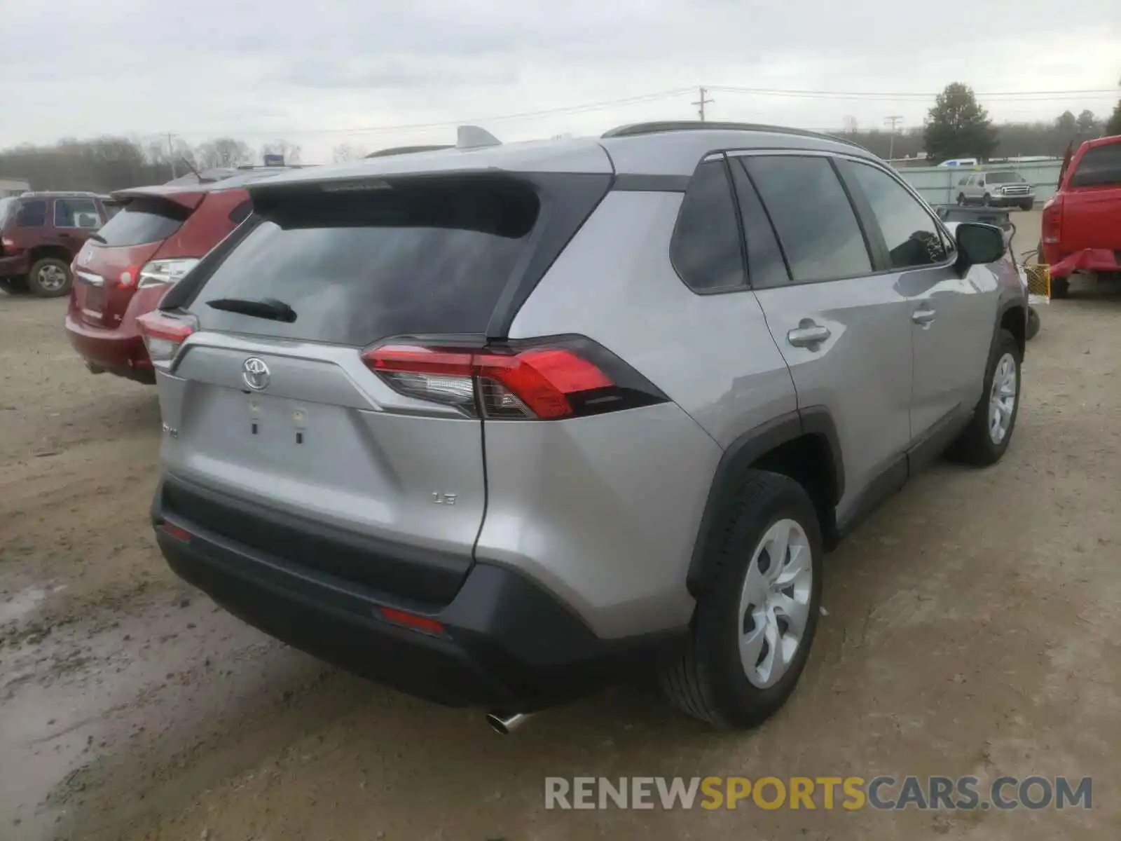 4 Photograph of a damaged car JTMH1RFV9KD507384 TOYOTA RAV4 2019