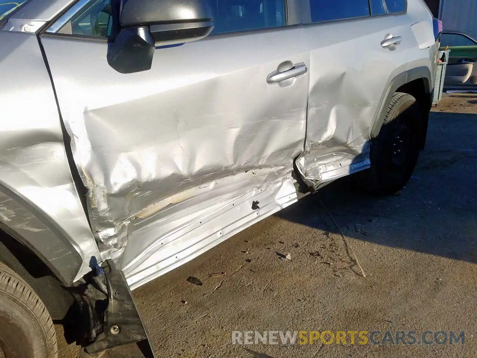 9 Photograph of a damaged car JTMH1RFV9KD507966 TOYOTA RAV4 2019