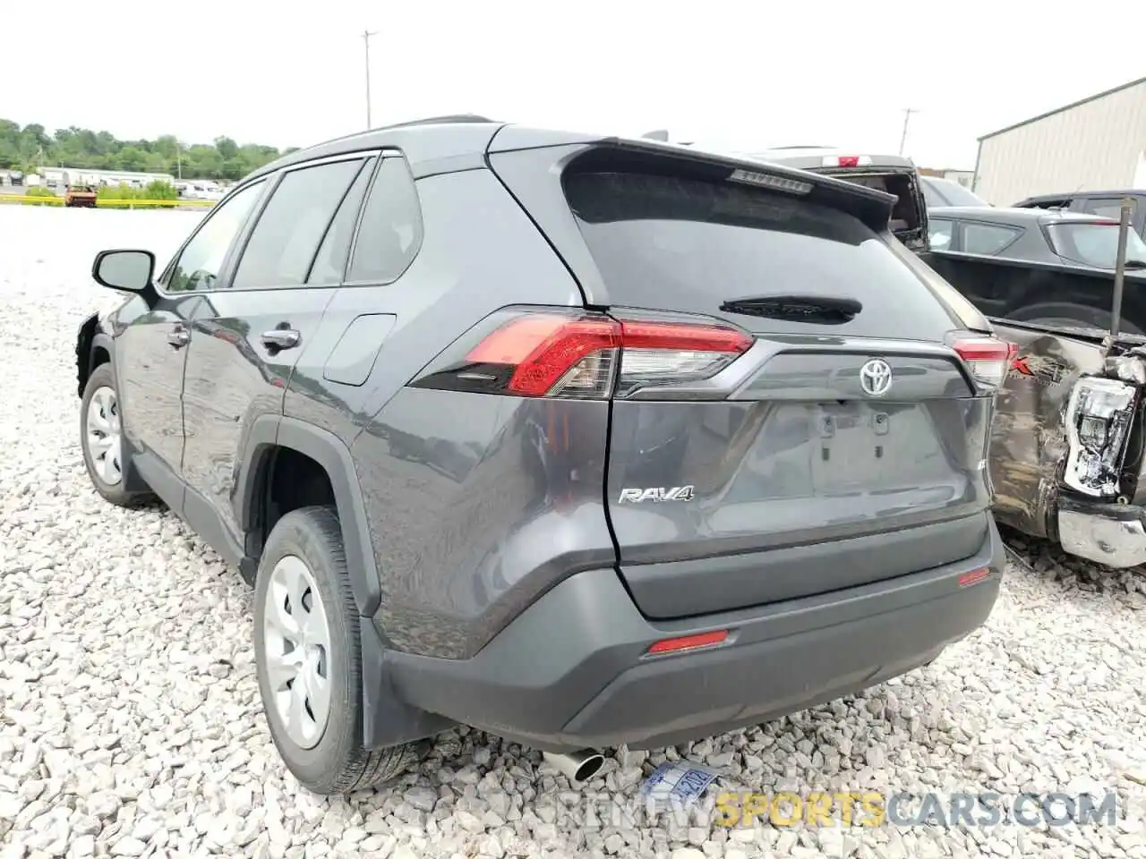 3 Photograph of a damaged car JTMH1RFV9KD516649 TOYOTA RAV4 2019