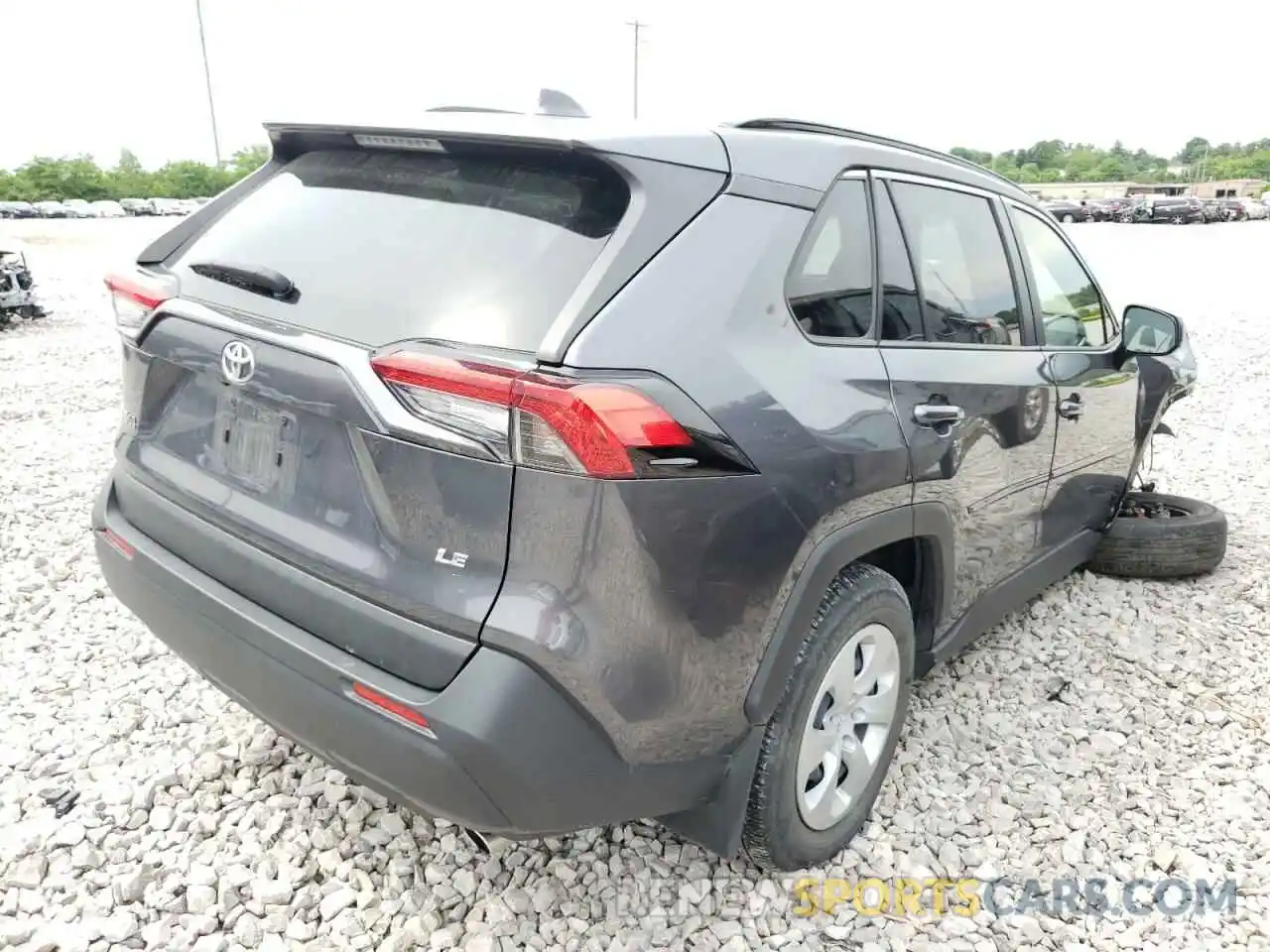 4 Photograph of a damaged car JTMH1RFV9KD516649 TOYOTA RAV4 2019