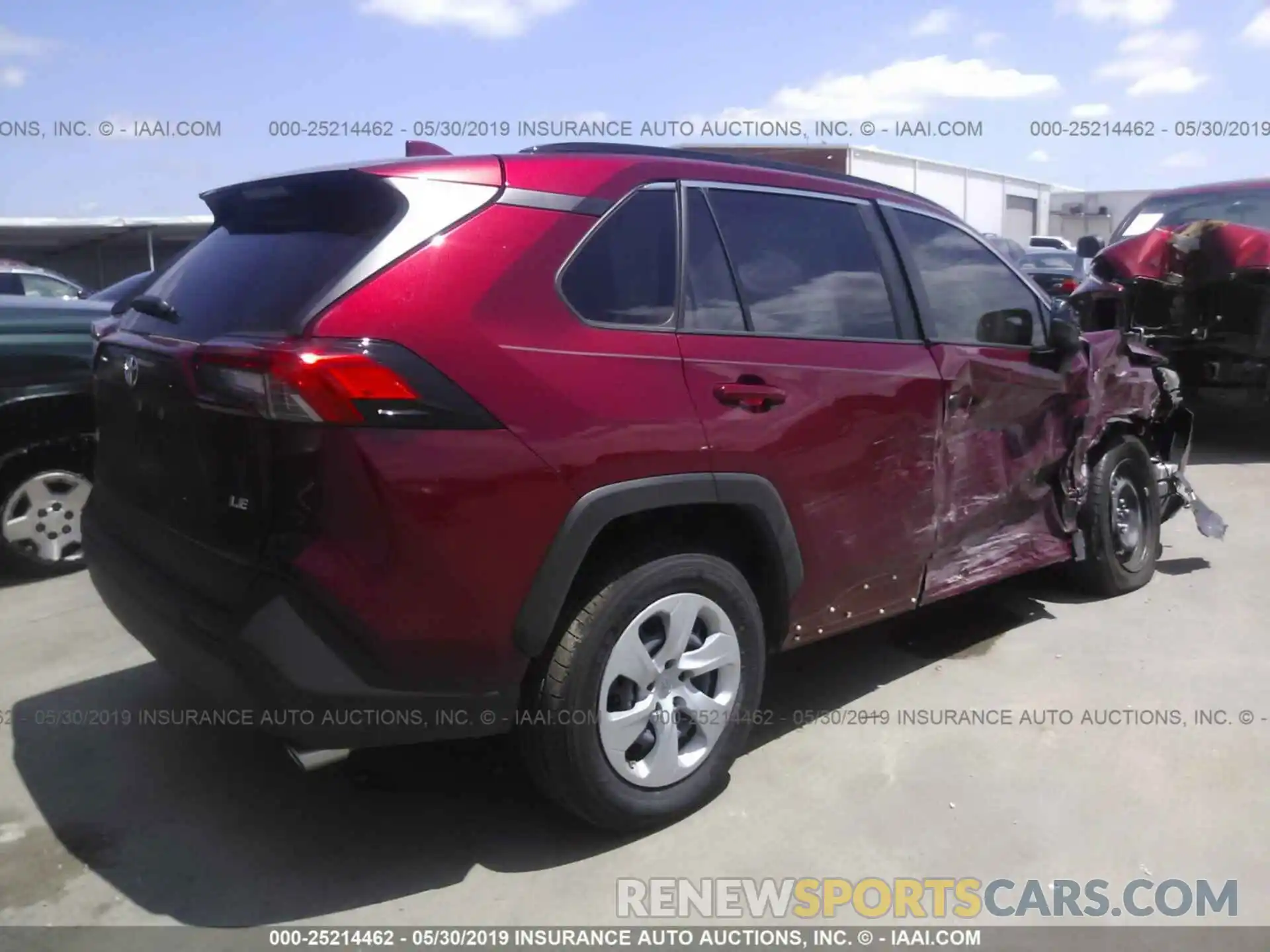 4 Photograph of a damaged car JTMH1RFV9KJ001989 TOYOTA RAV4 2019