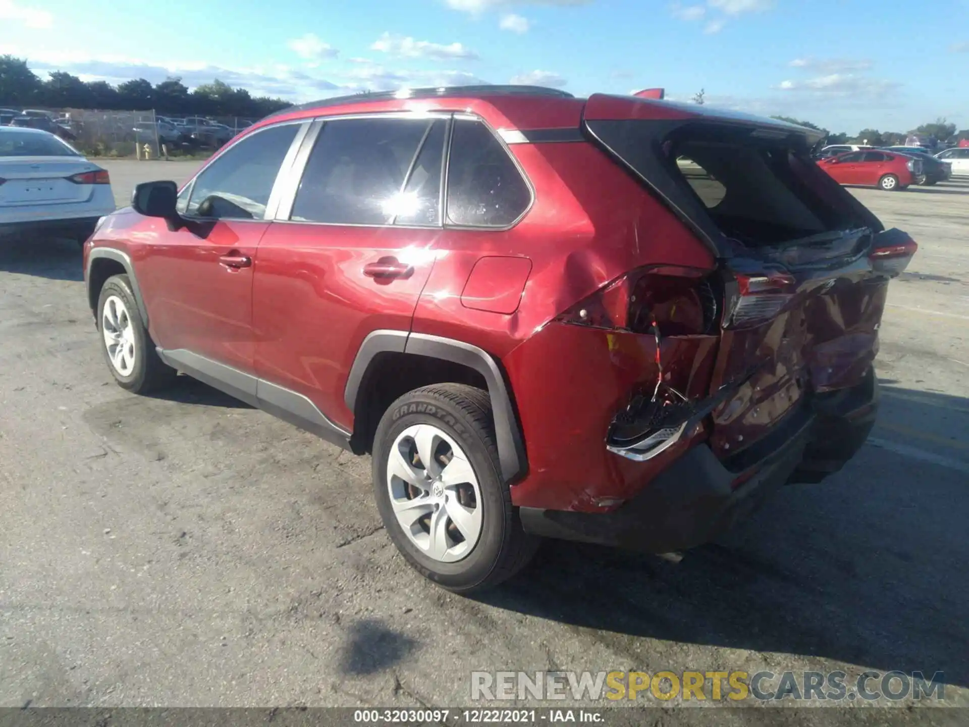 3 Photograph of a damaged car JTMH1RFV9KJ003581 TOYOTA RAV4 2019