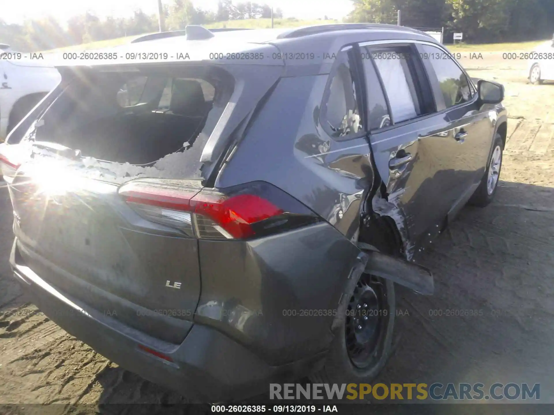 4 Photograph of a damaged car JTMH1RFV9KJ003919 TOYOTA RAV4 2019