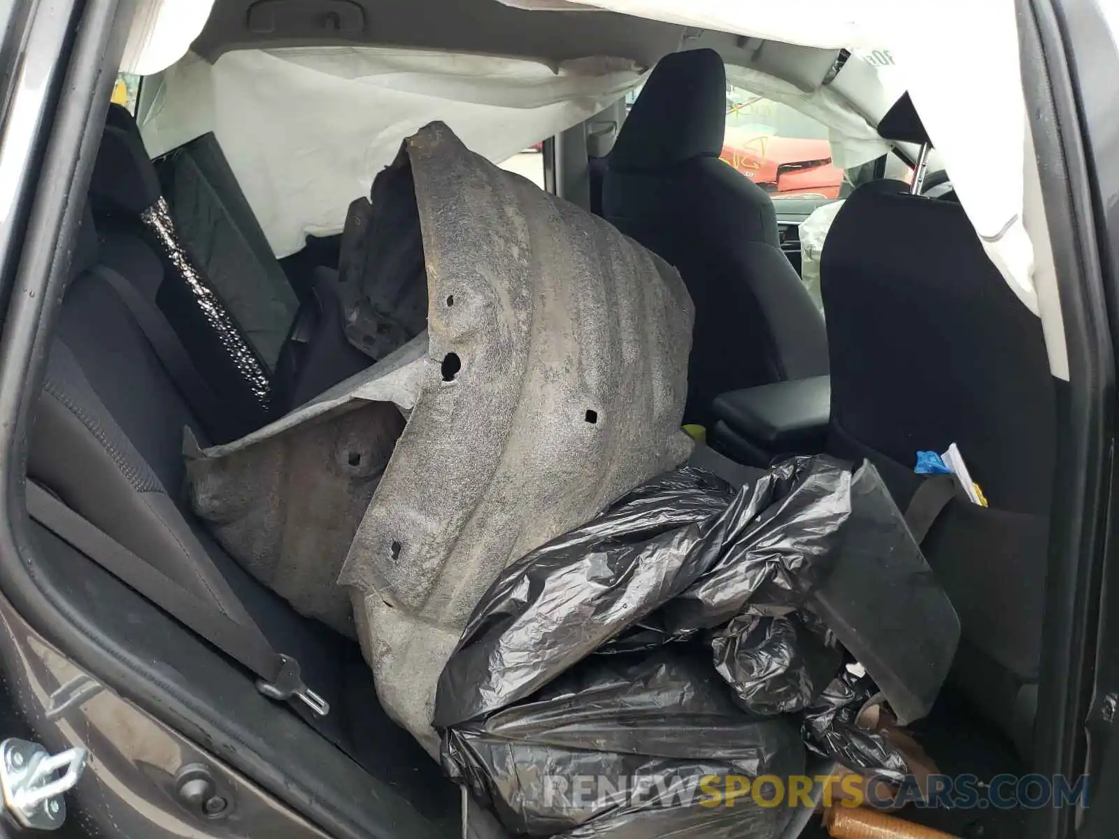 6 Photograph of a damaged car JTMH1RFV9KJ004679 TOYOTA RAV4 2019