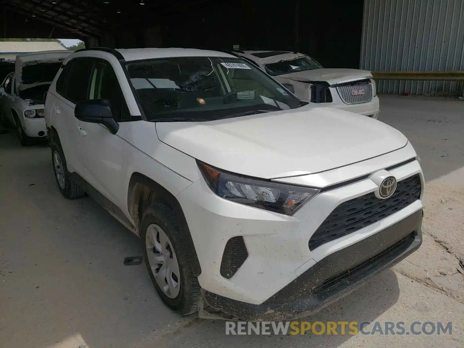 1 Photograph of a damaged car JTMH1RFV9KJ006660 TOYOTA RAV4 2019