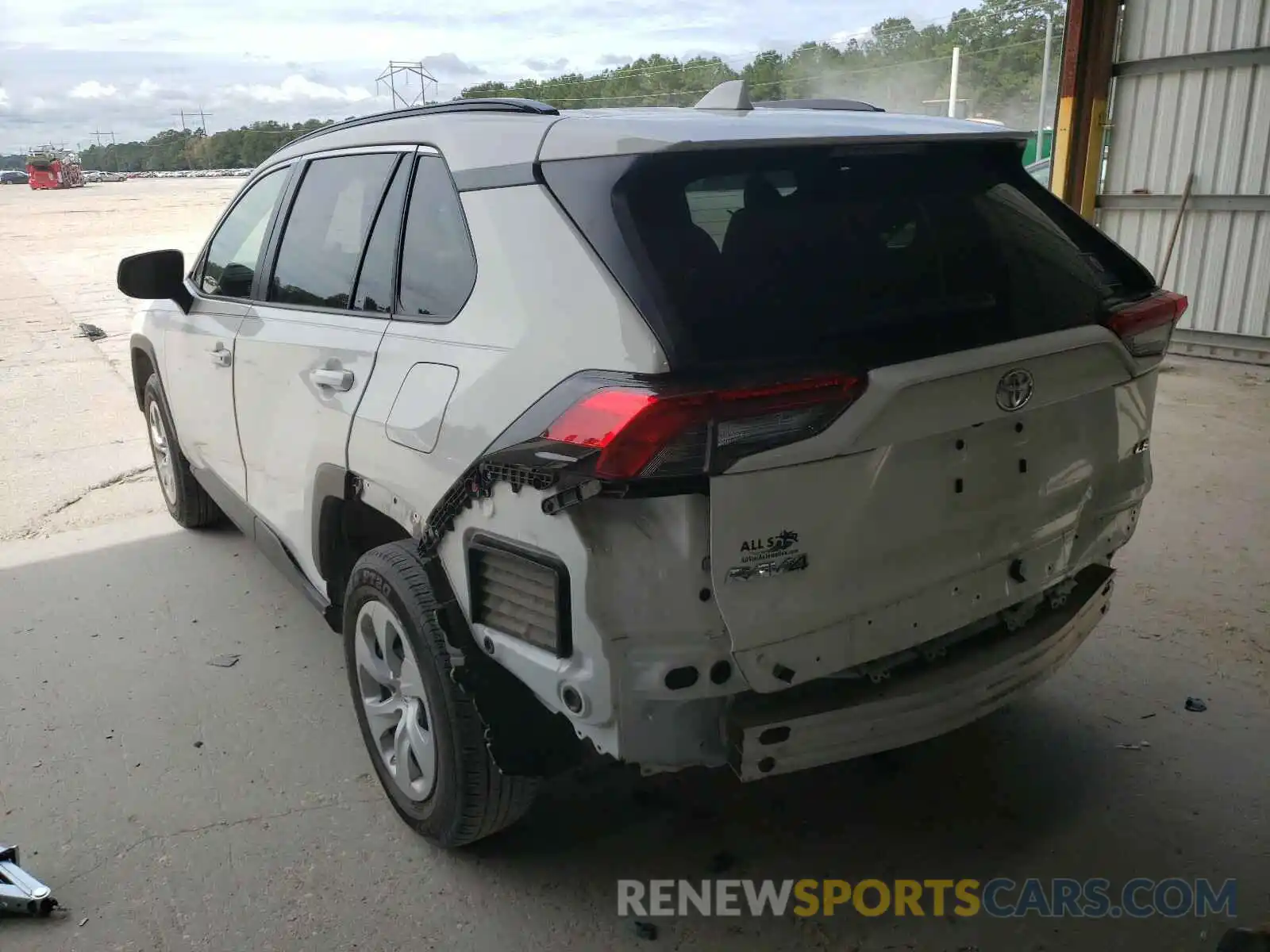 3 Photograph of a damaged car JTMH1RFV9KJ006660 TOYOTA RAV4 2019