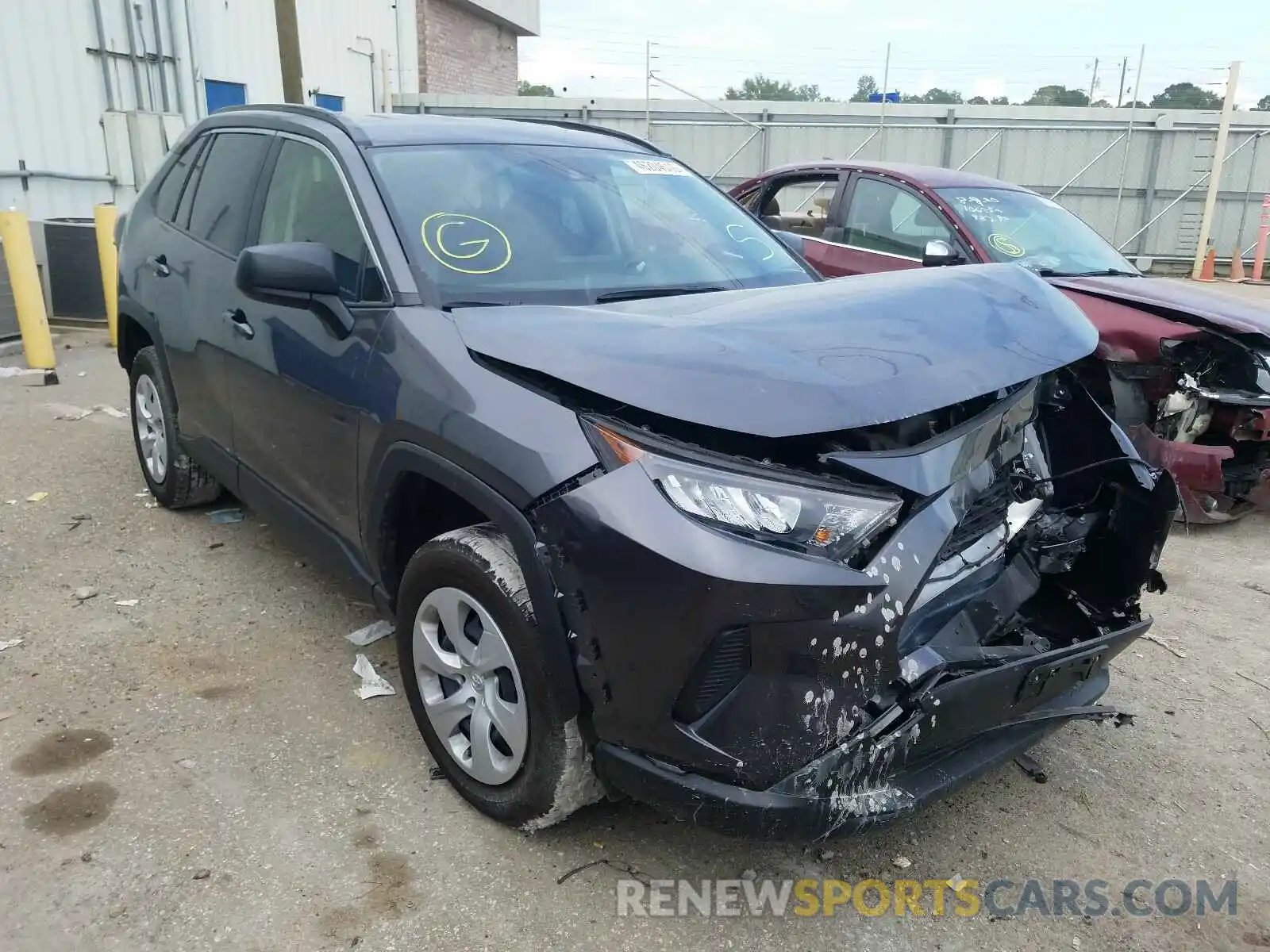 1 Photograph of a damaged car JTMH1RFV9KJ008490 TOYOTA RAV4 2019